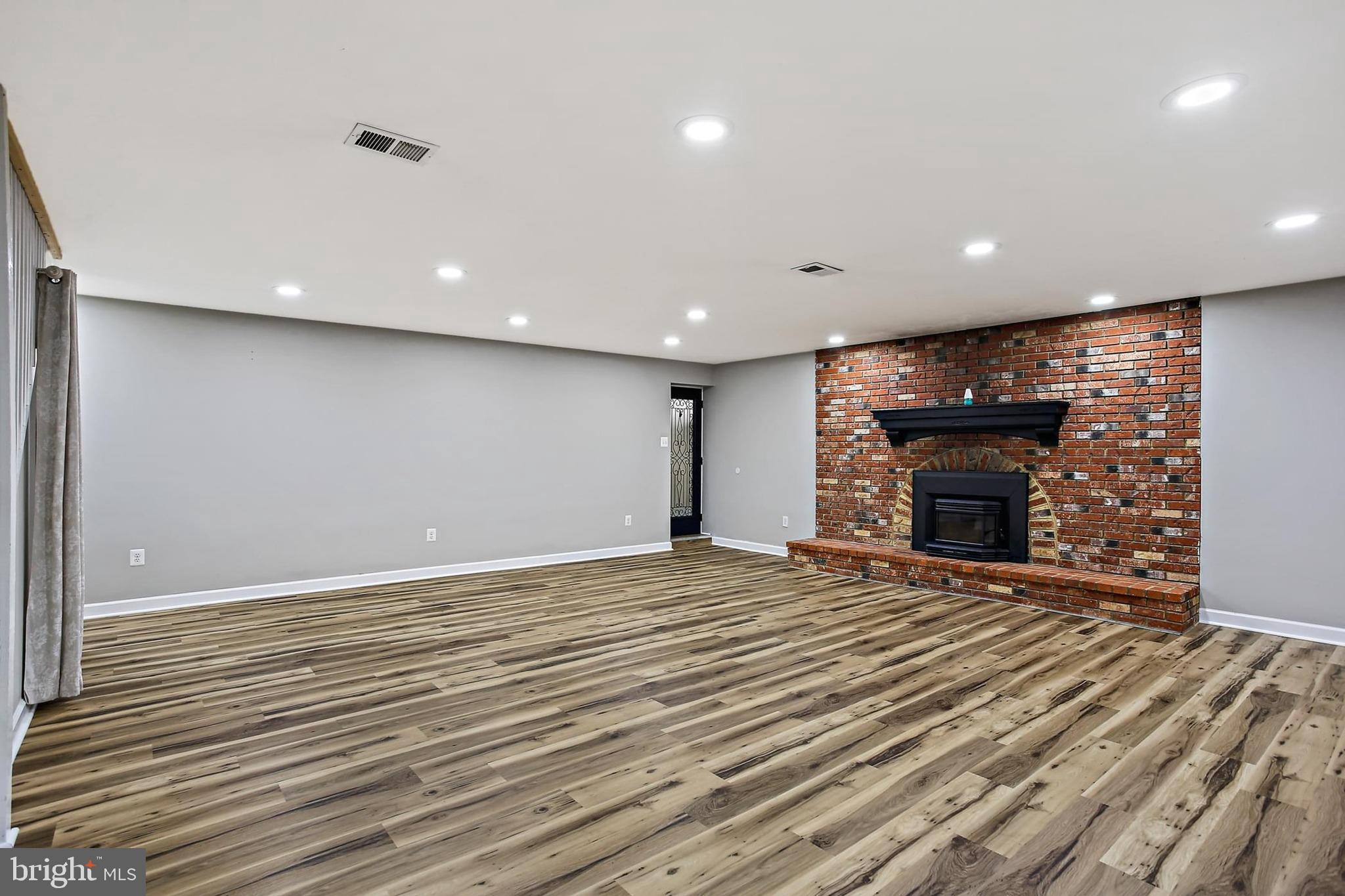 KINGSTON HEIGHTS - Residential