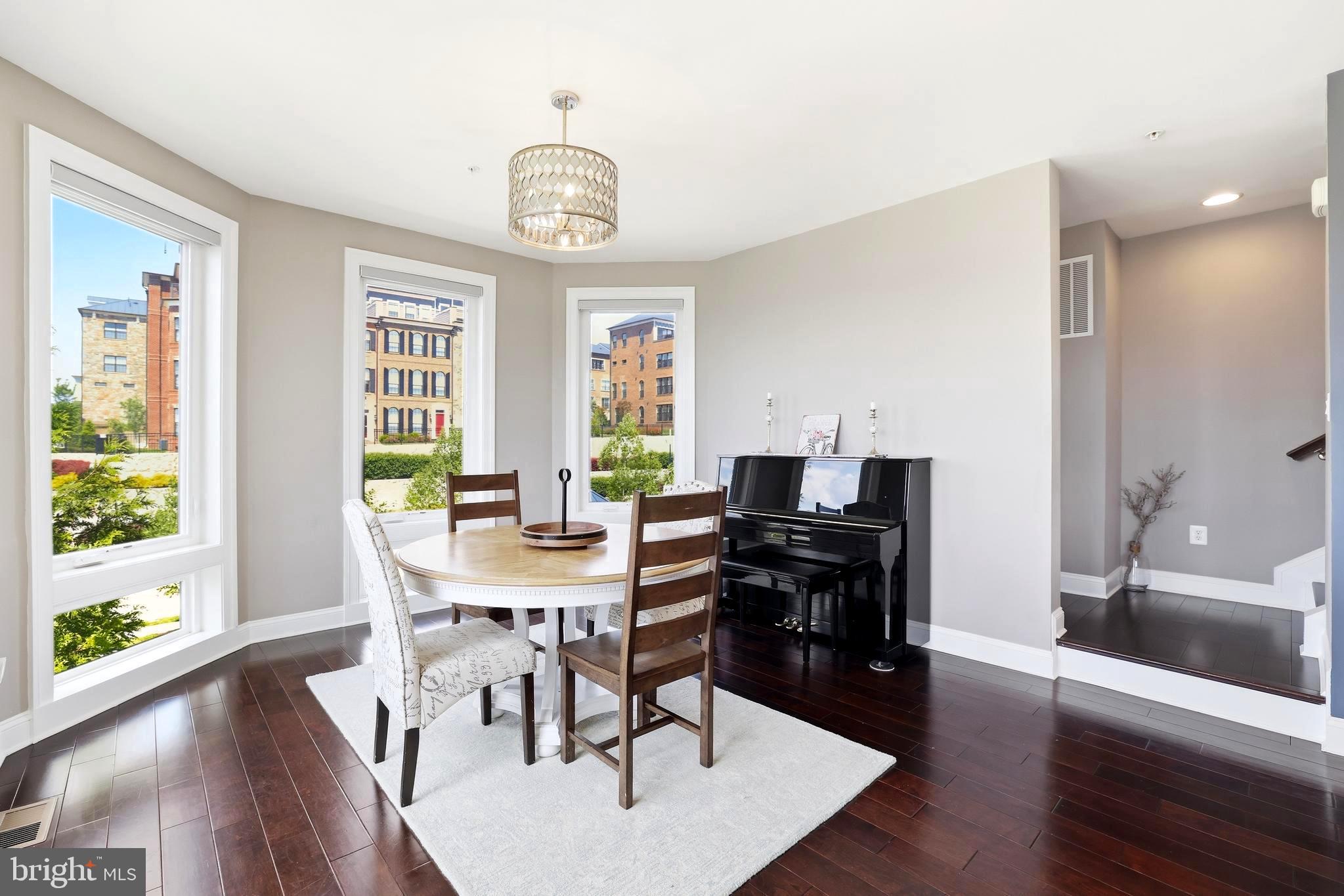 POTOMAC OVERLOOK CONDO - Residential