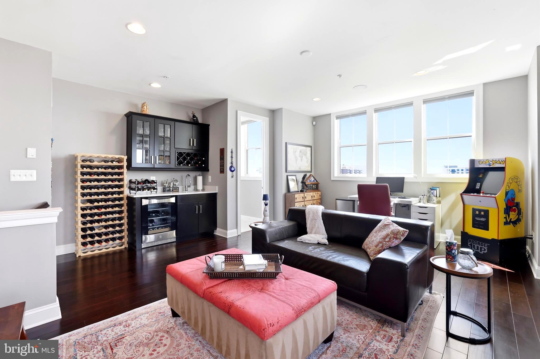 POTOMAC OVERLOOK CONDO - Residential