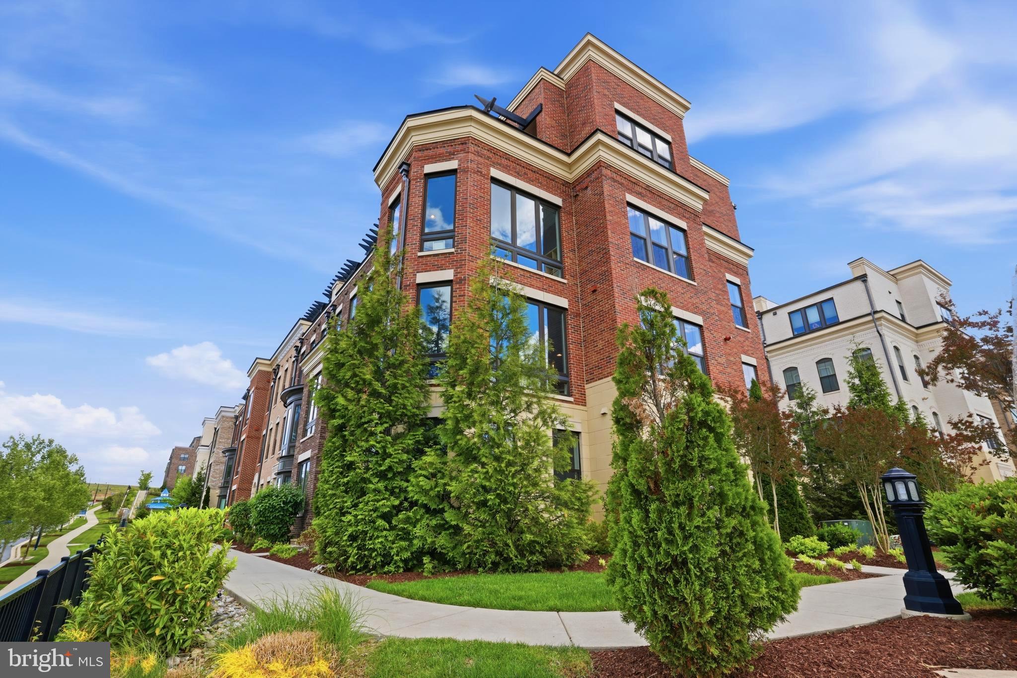 POTOMAC OVERLOOK CONDO - Residential