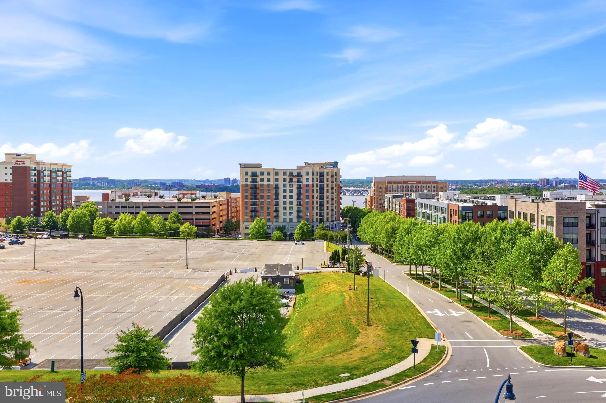 POTOMAC OVERLOOK CONDO - Residential