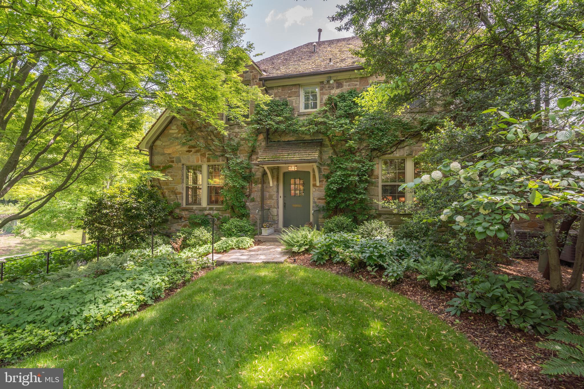 FOREST HILLS - Residential