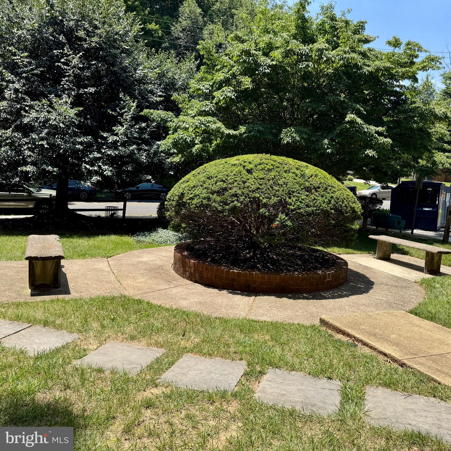 MOSBY WOODS GARDEN - Residential