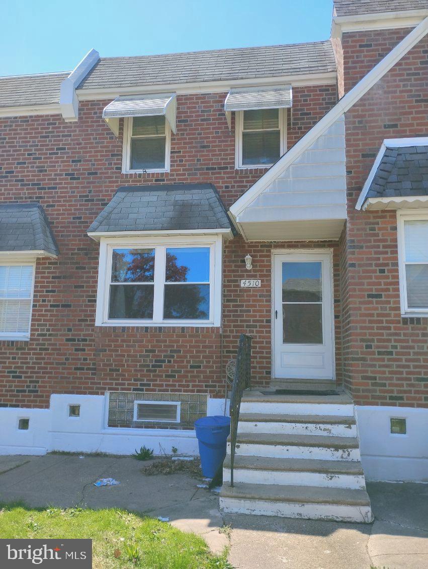 UPPER HOLMESBURG - Residential Lease
