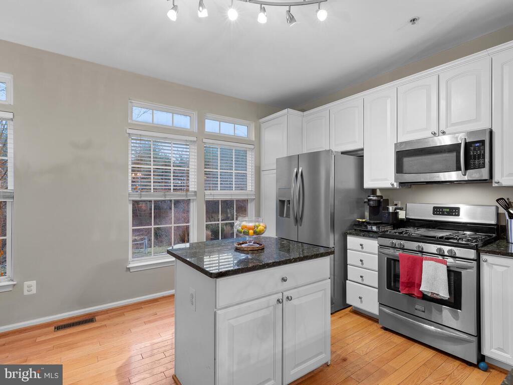 HUNTINGTON GROVE - Residential Lease