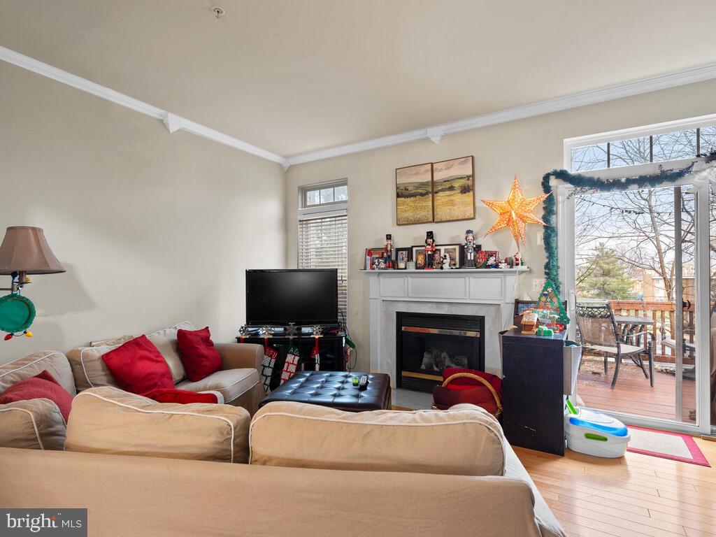 HUNTINGTON GROVE - Residential Lease