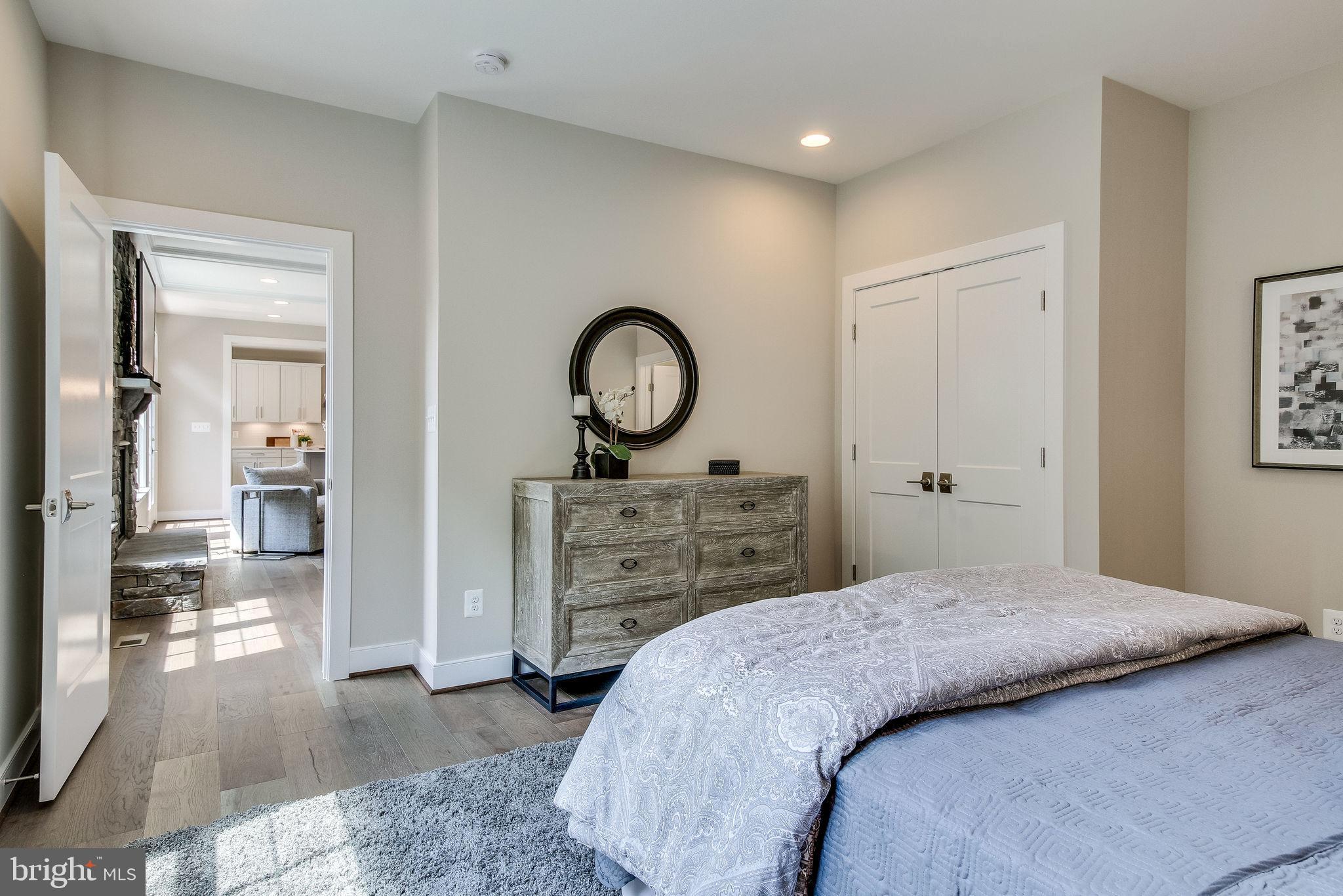 ROSEMONT - Residential