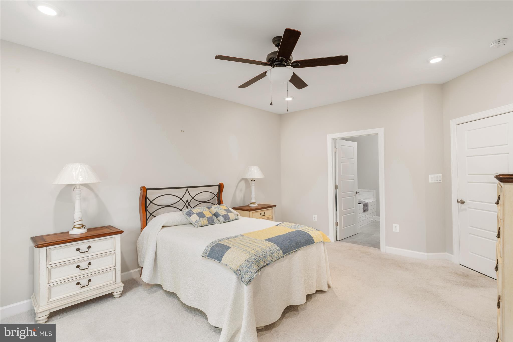 LAKE HOLIDAY ESTATES - Residential