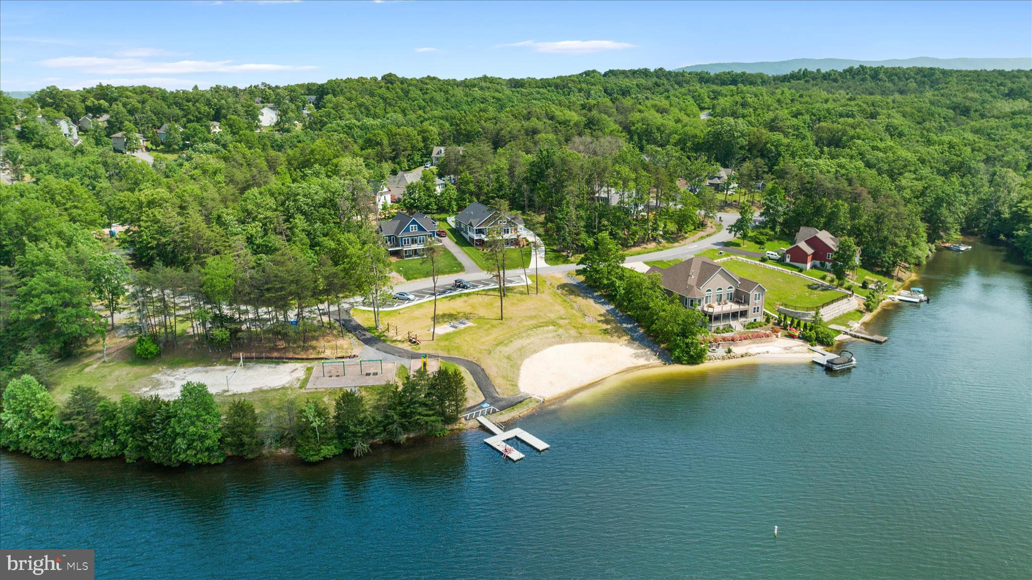 LAKE HOLIDAY ESTATES - Residential