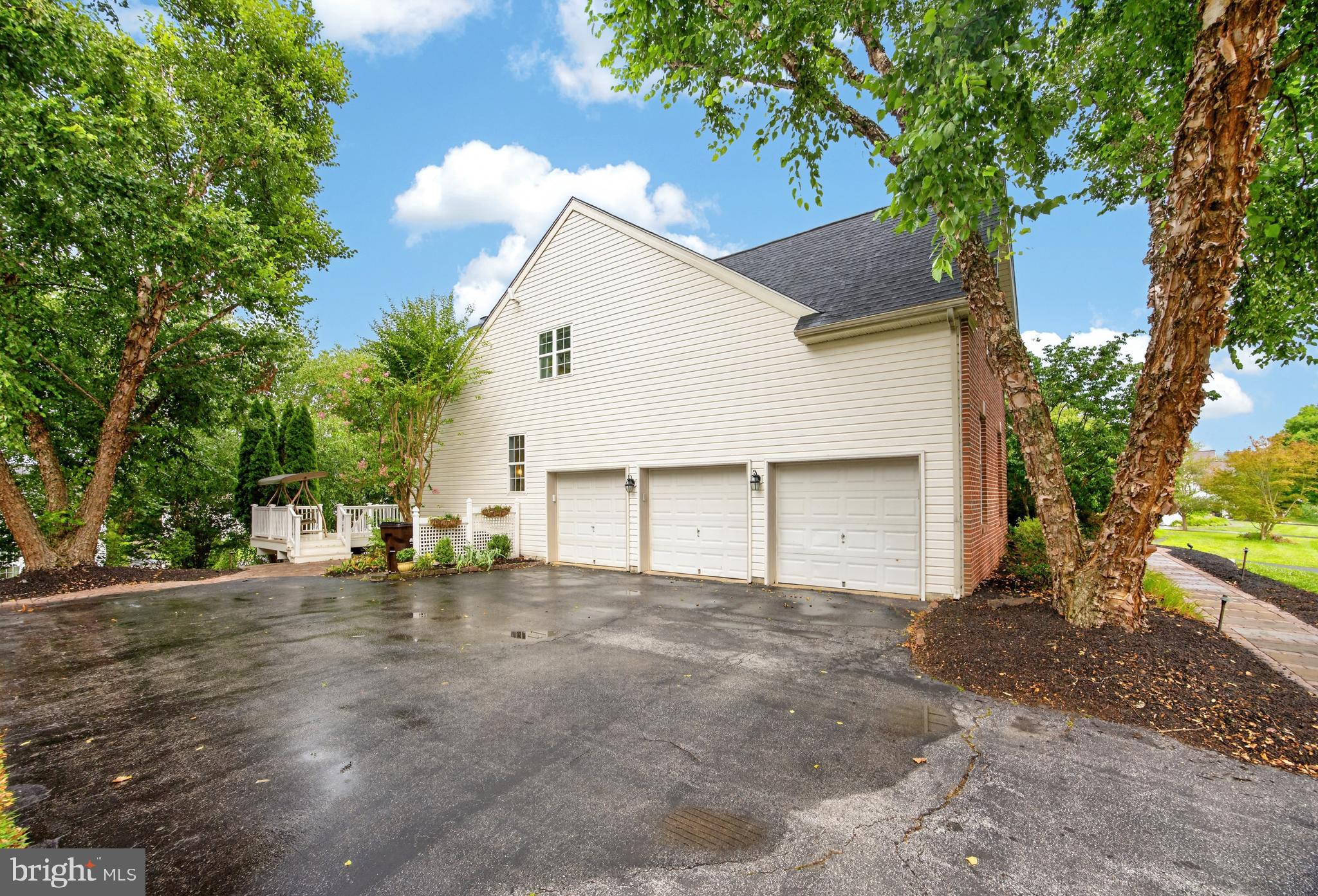 THE MEADOWS - Residential