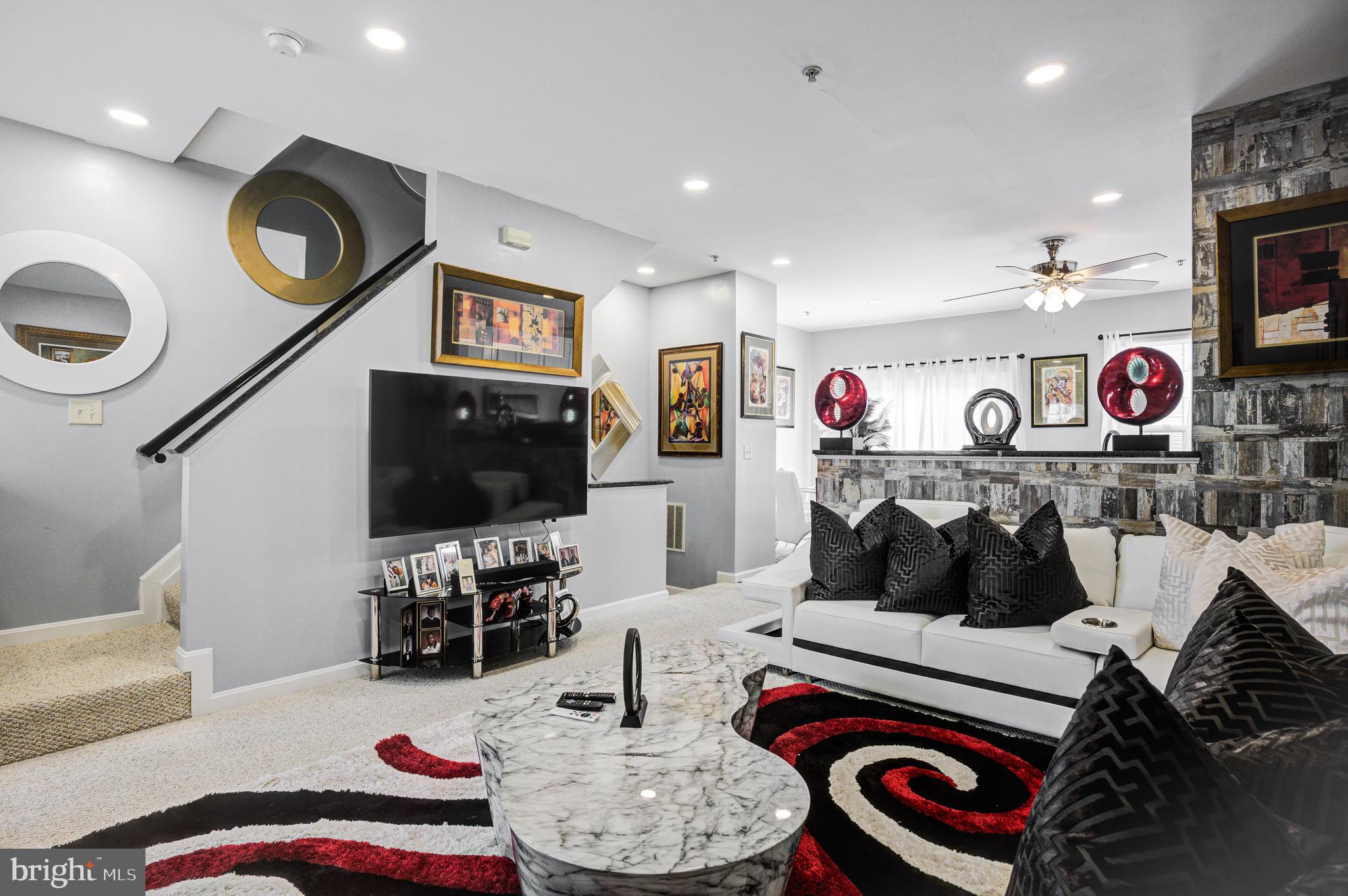 CARROLLWOOD MANOR - Residential