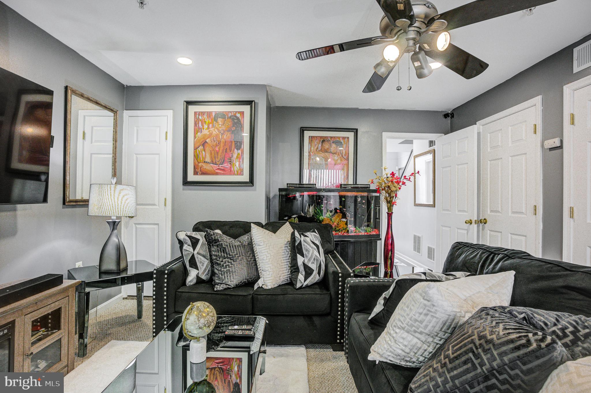 CARROLLWOOD MANOR - Residential