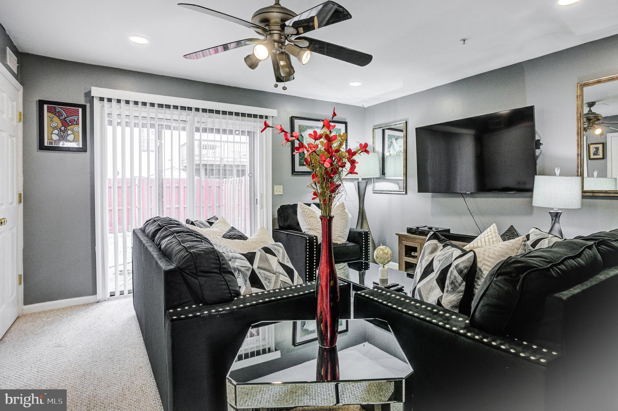 CARROLLWOOD MANOR - Residential