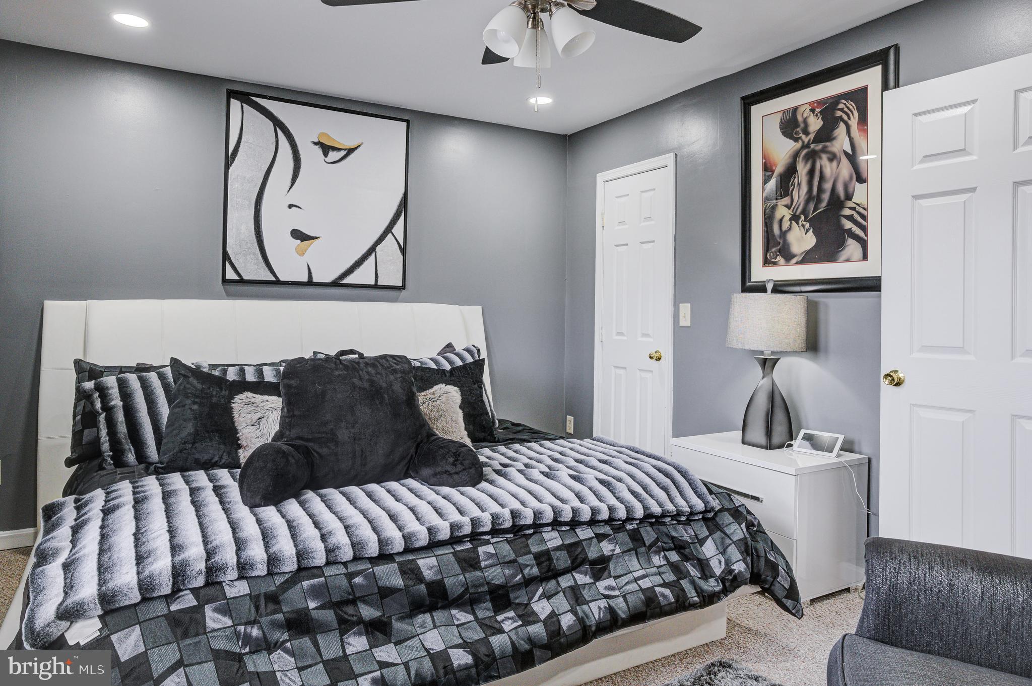 CARROLLWOOD MANOR - Residential