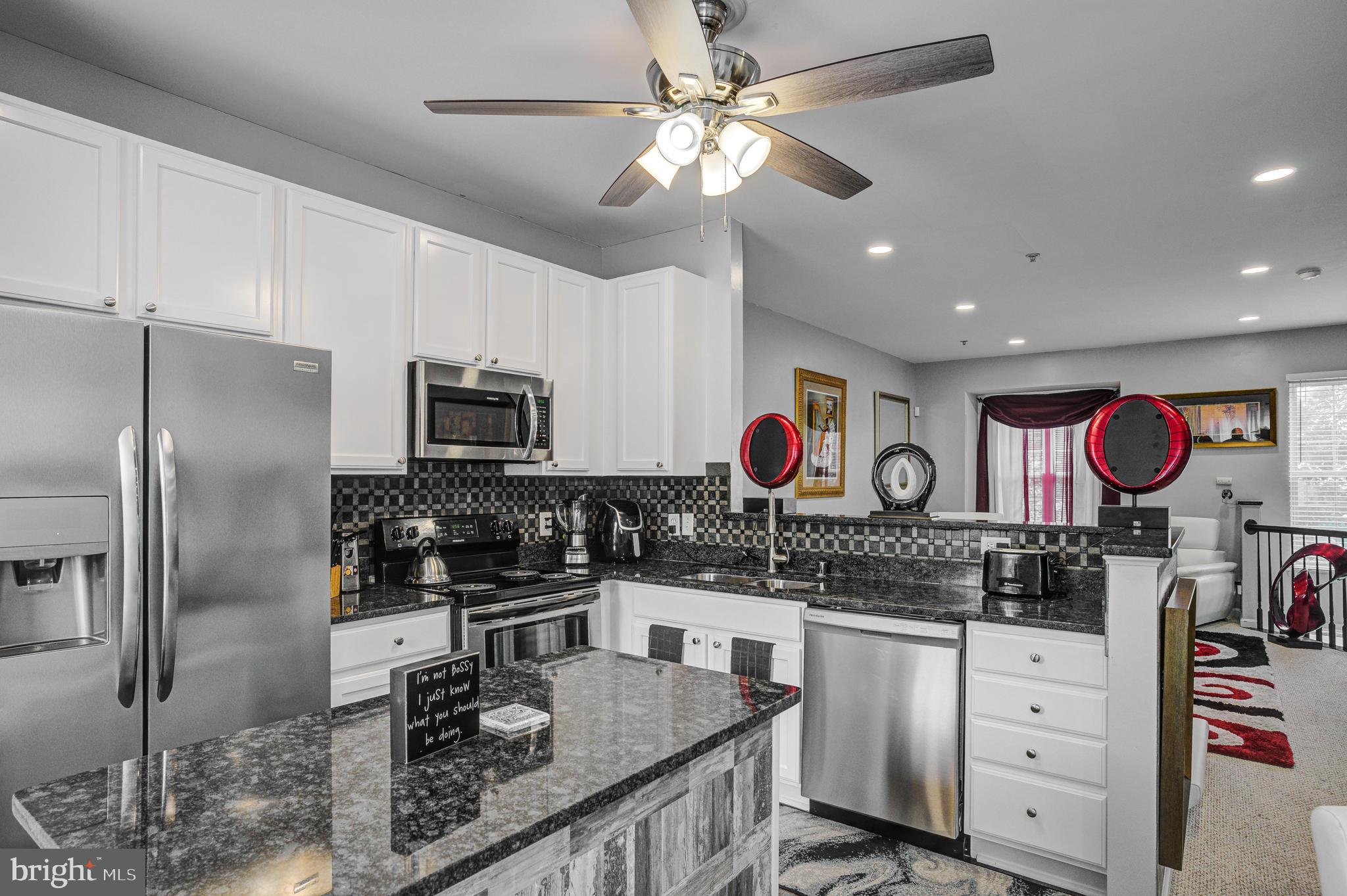 CARROLLWOOD MANOR - Residential