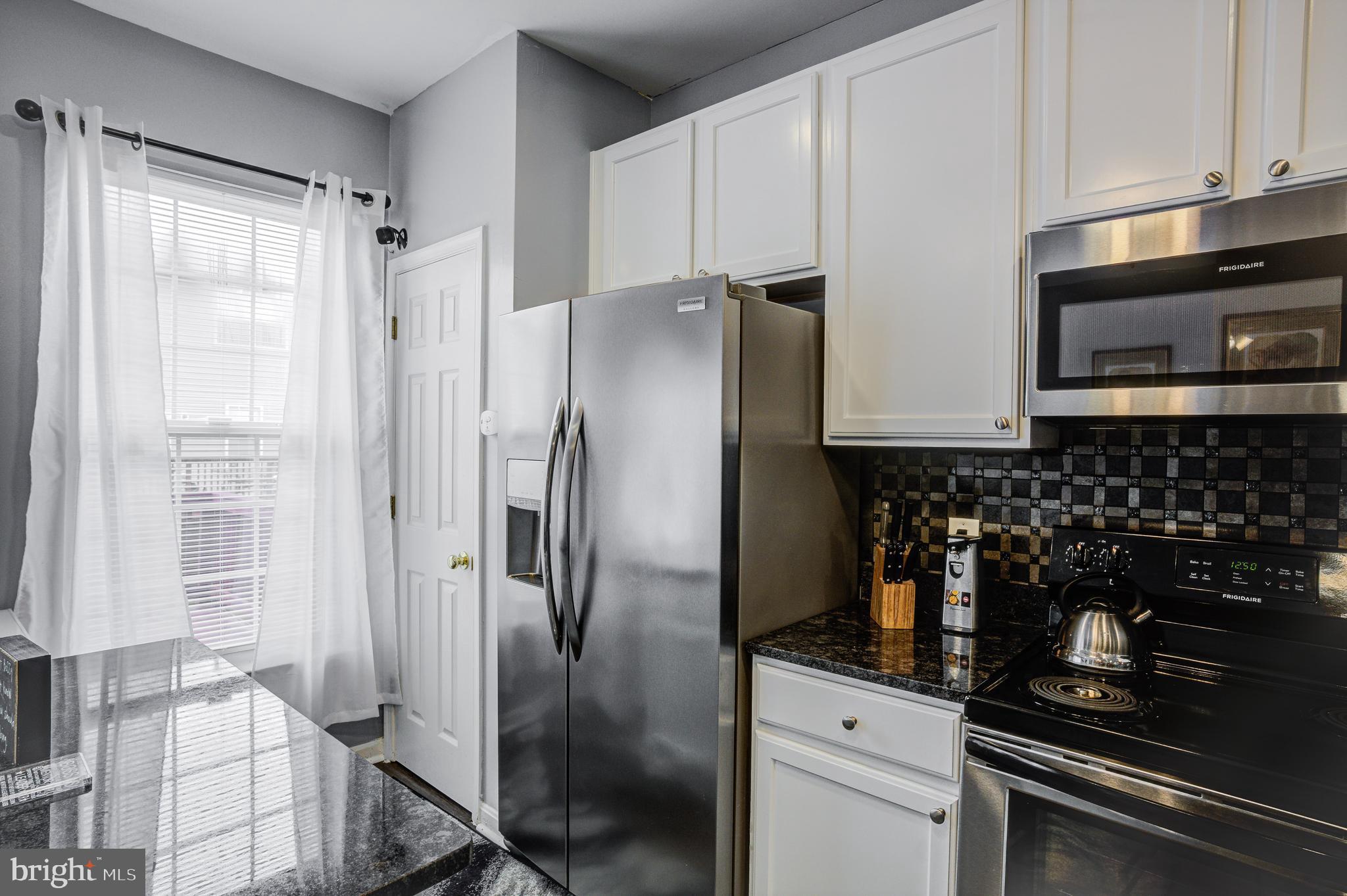 CARROLLWOOD MANOR - Residential