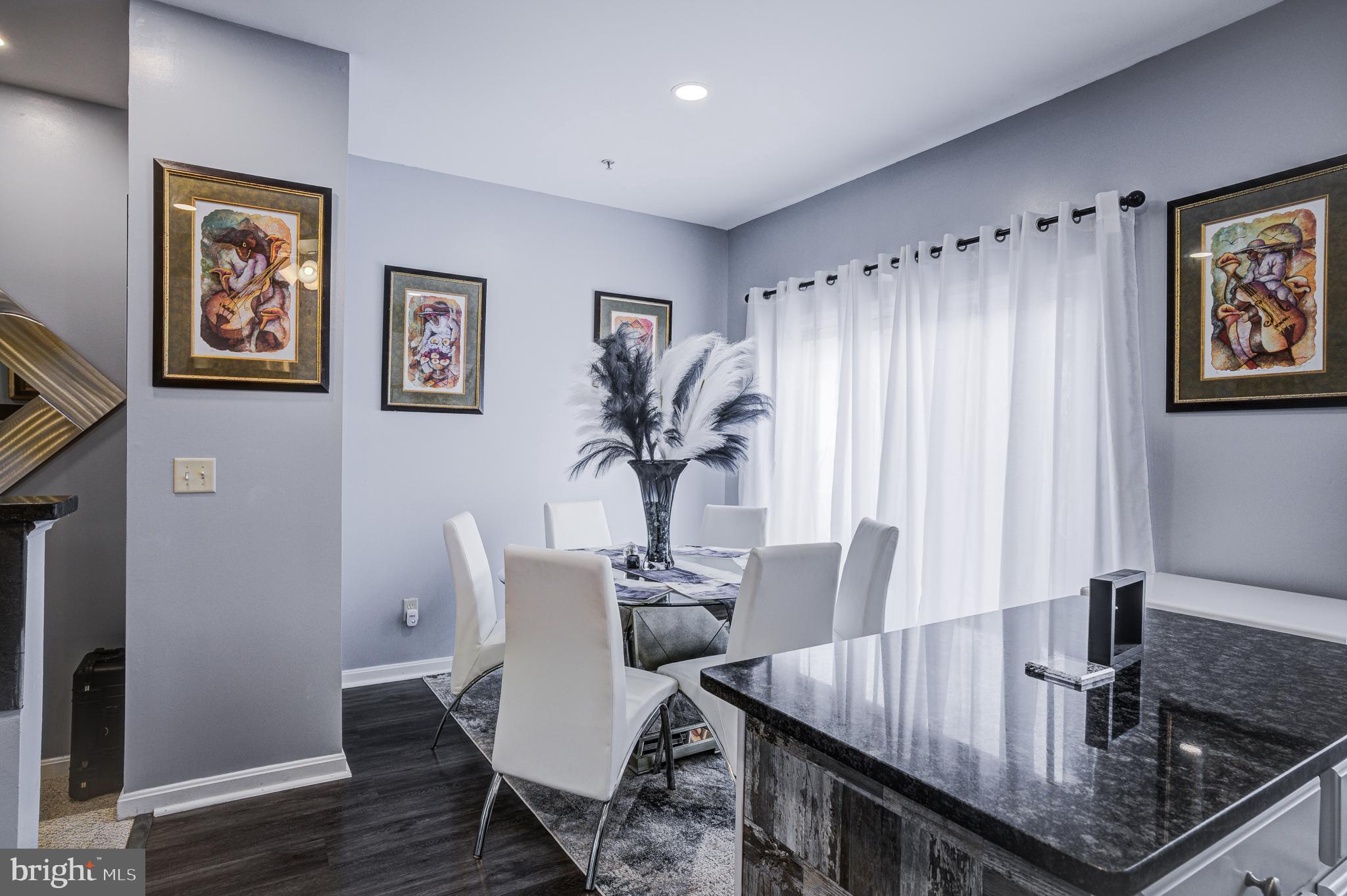 CARROLLWOOD MANOR - Residential