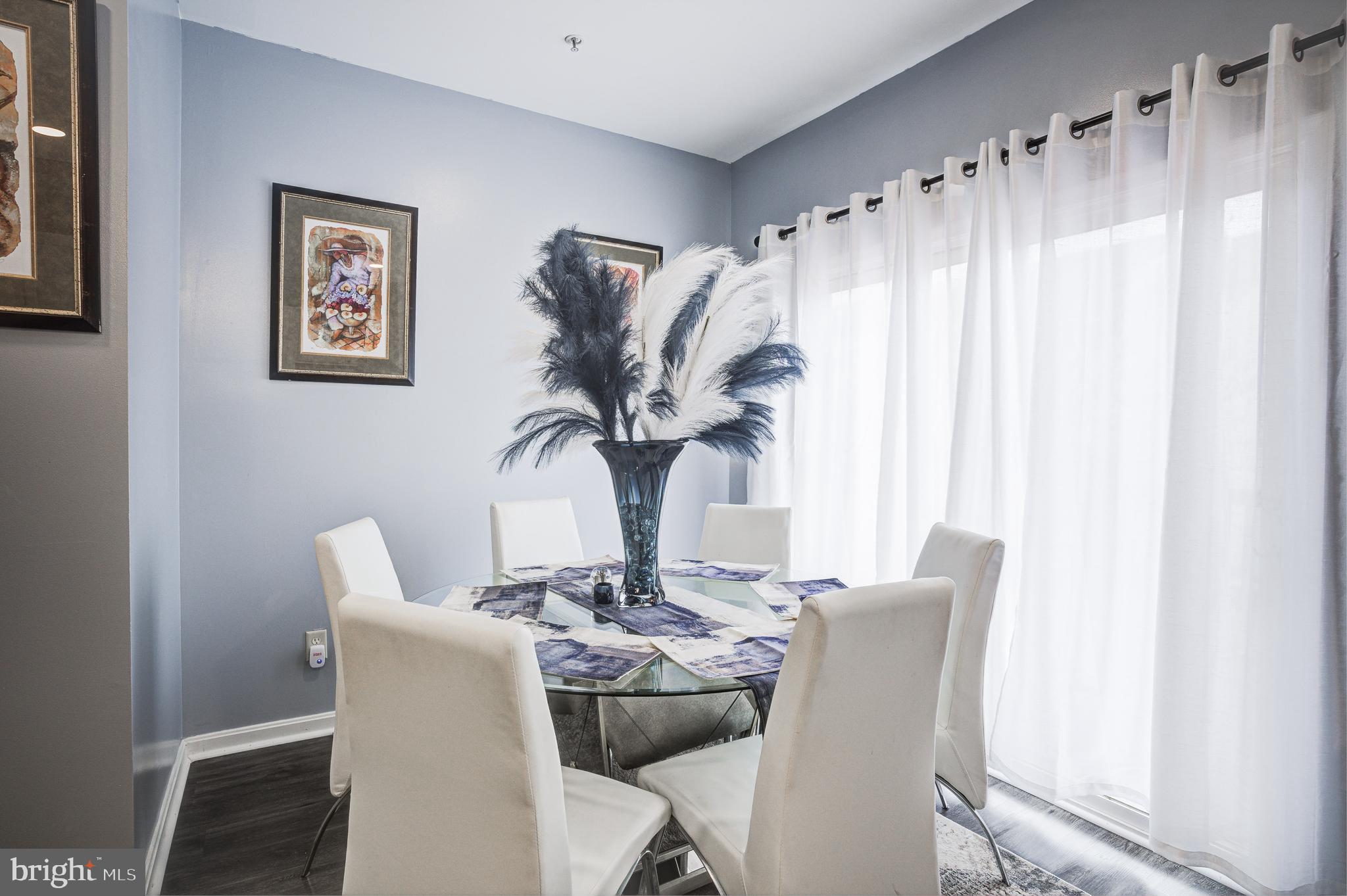 CARROLLWOOD MANOR - Residential