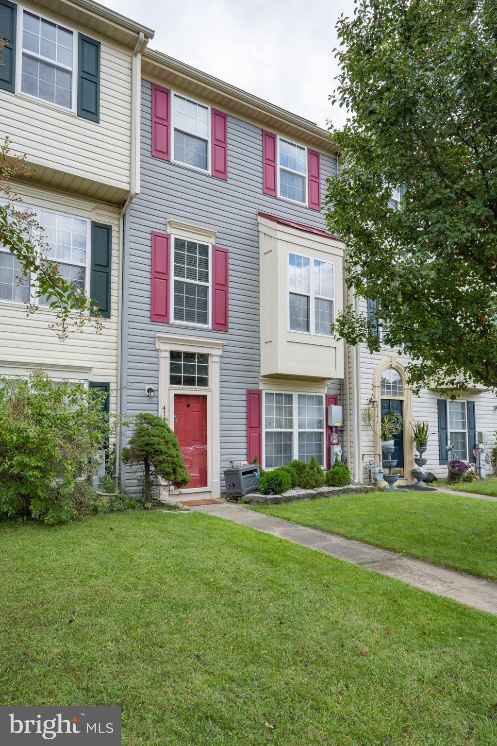 CARROLLWOOD MANOR - Residential