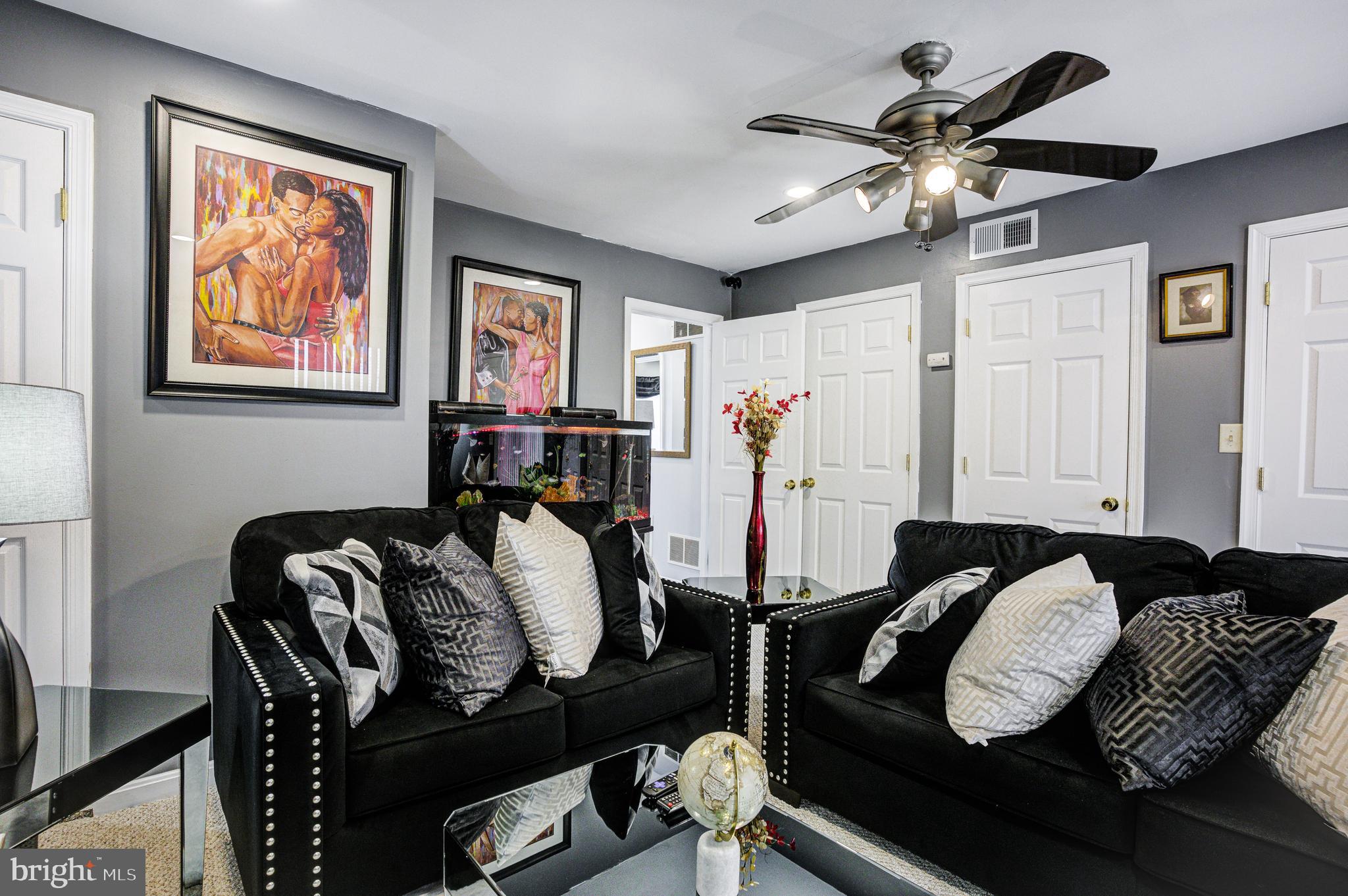 CARROLLWOOD MANOR - Residential