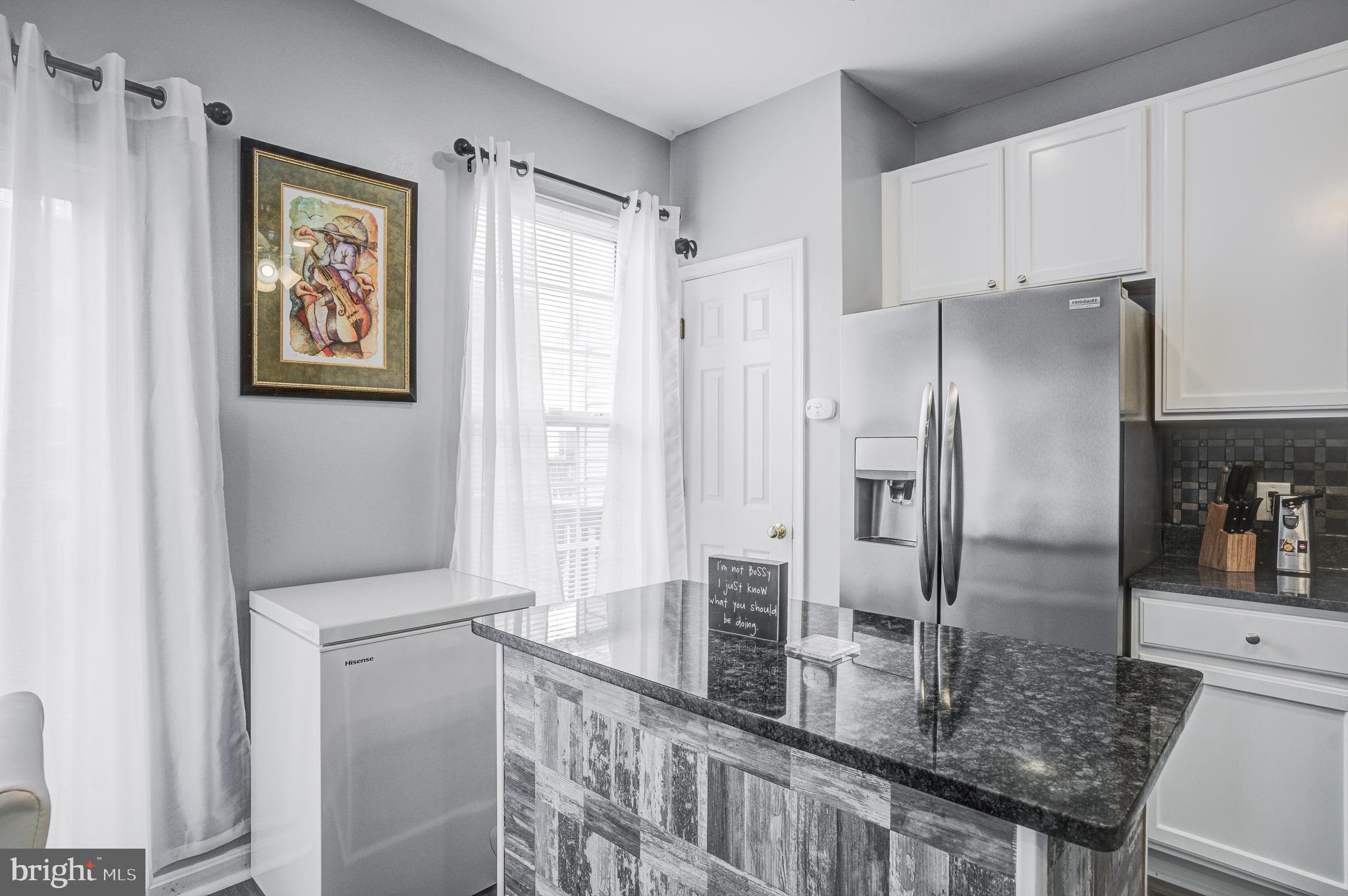 CARROLLWOOD MANOR - Residential