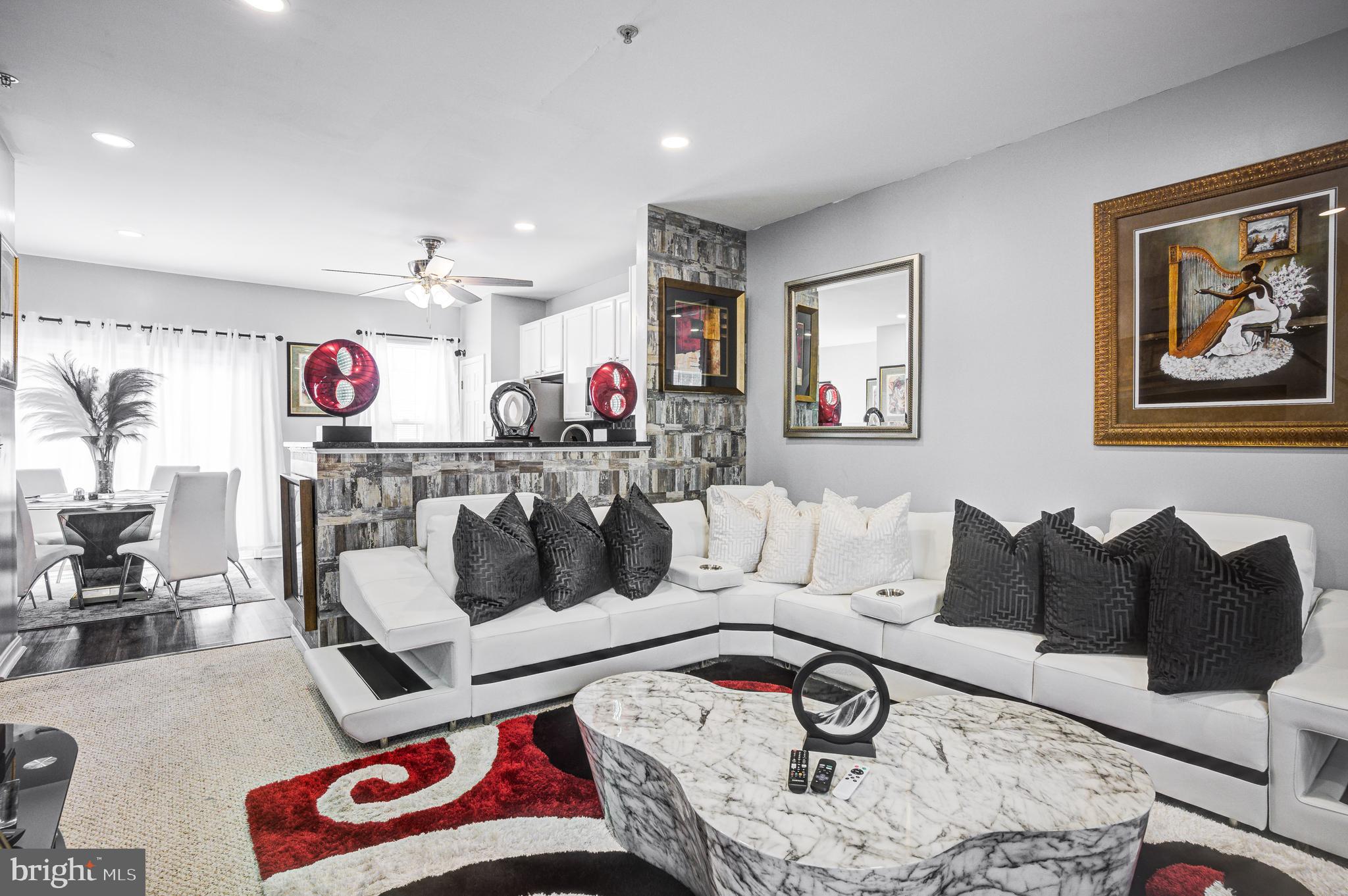CARROLLWOOD MANOR - Residential