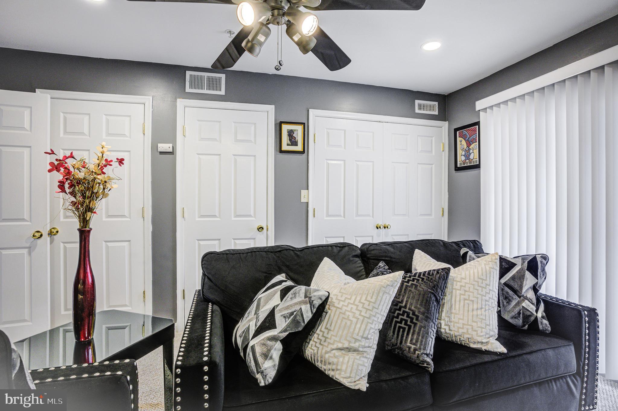CARROLLWOOD MANOR - Residential