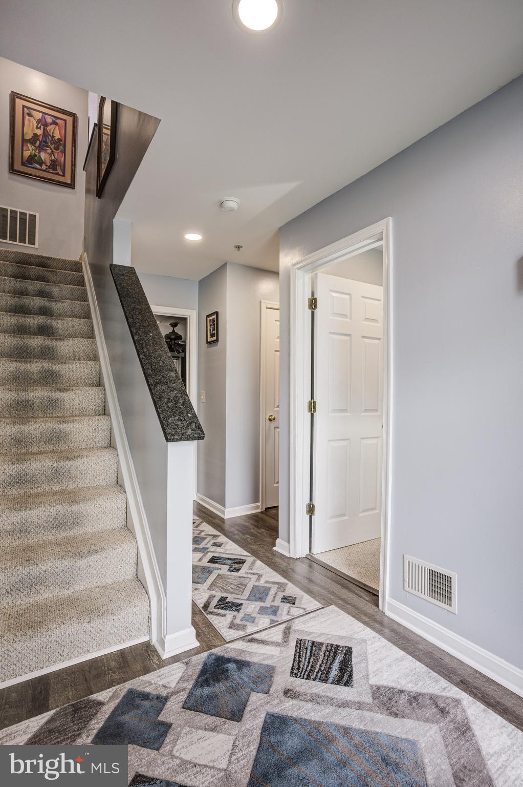 CARROLLWOOD MANOR - Residential