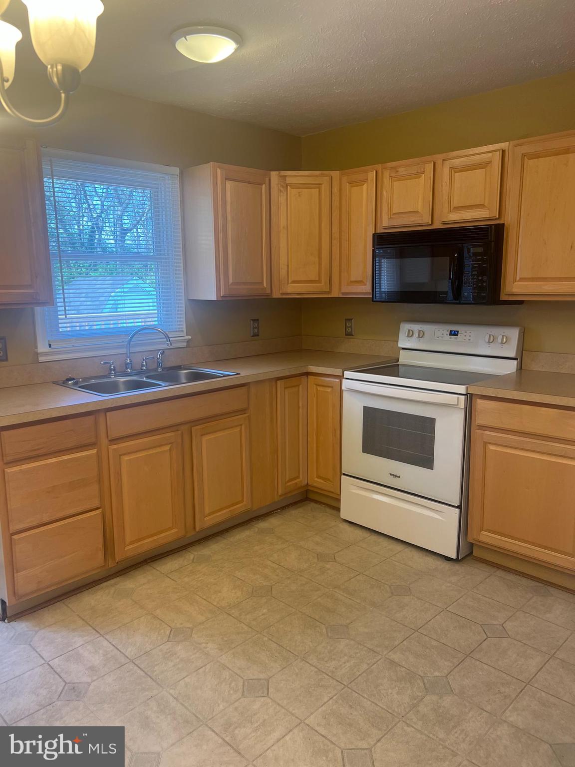 THIRD BATTLE - Residential Lease