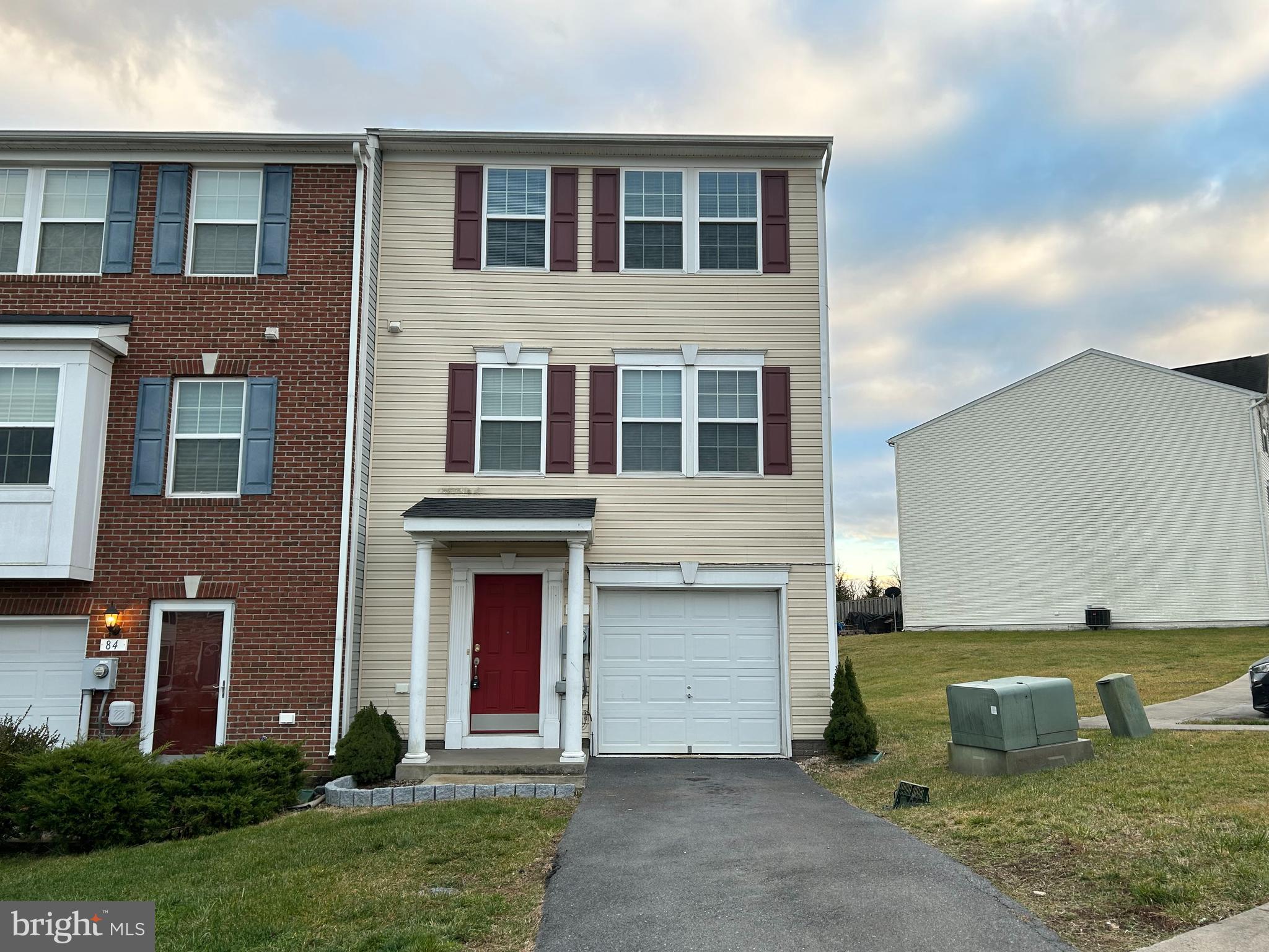 Three-story end unit townhome, with garage and finished basement with washer and dryer.  Nice location! Excellent condition! Main floor has a large bonus room with half bath and the laundry area. Middle floor features eat in kitchen and dining room, living room and half bath. Top floor offers master suite with dual sinks, soaker tub and walk in closet. Two additional bedrooms and another full bathroom. This end unit offers large outdoor space surrounding. Close to commuter routes, golf course, restaurant, shopping and much more.  Application fee $35 per adult.  Background, income, rental history and credit will be verified. Pets are case by case basis.