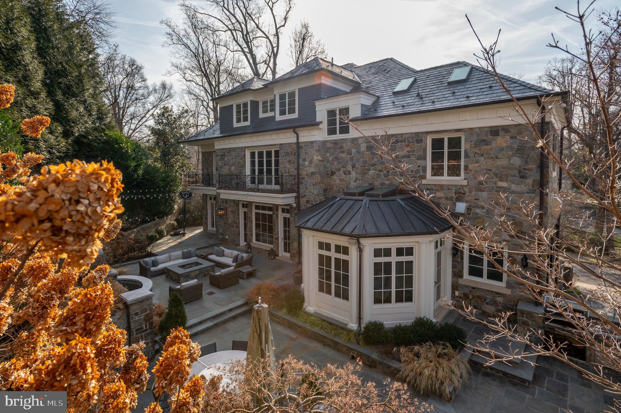 SPRING VALLEY - Residential