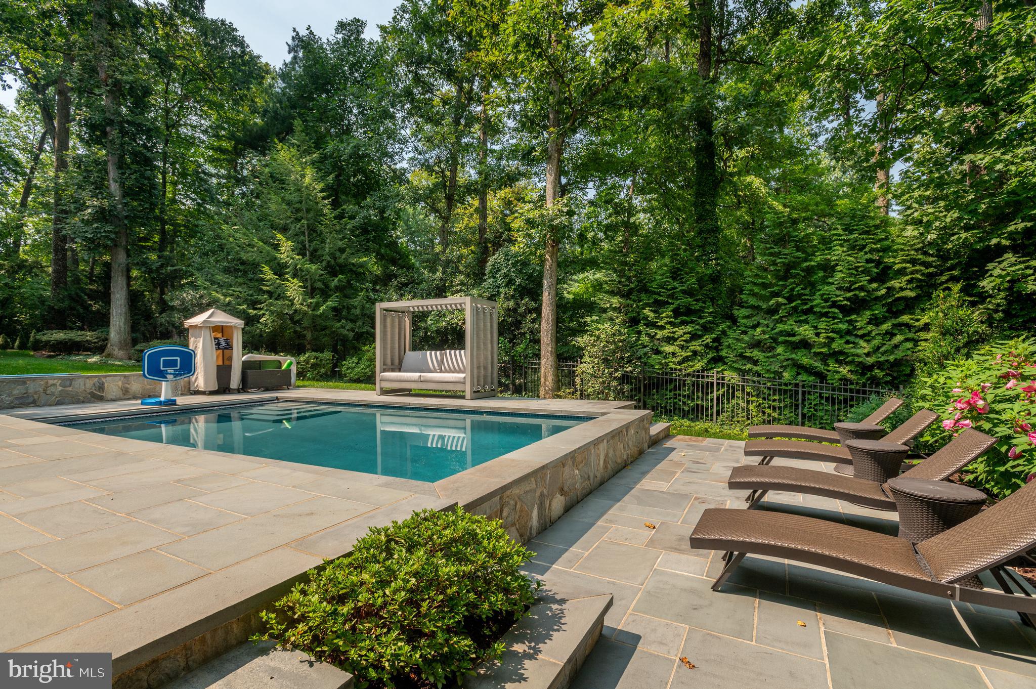 ELMWOOD ESTATES - Residential