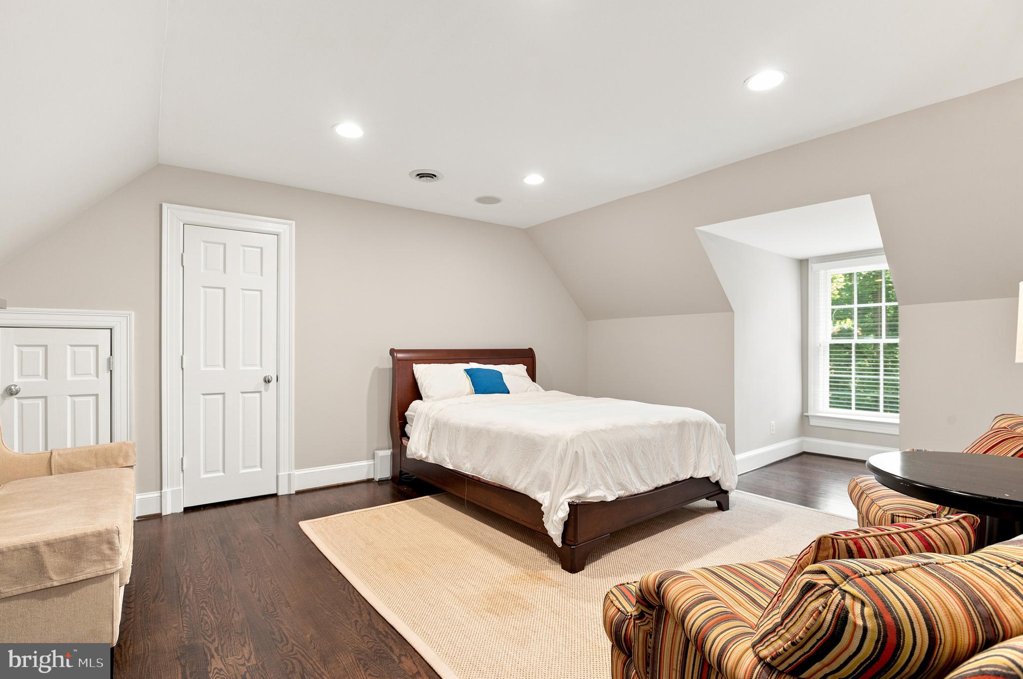 ELMWOOD ESTATES - Residential