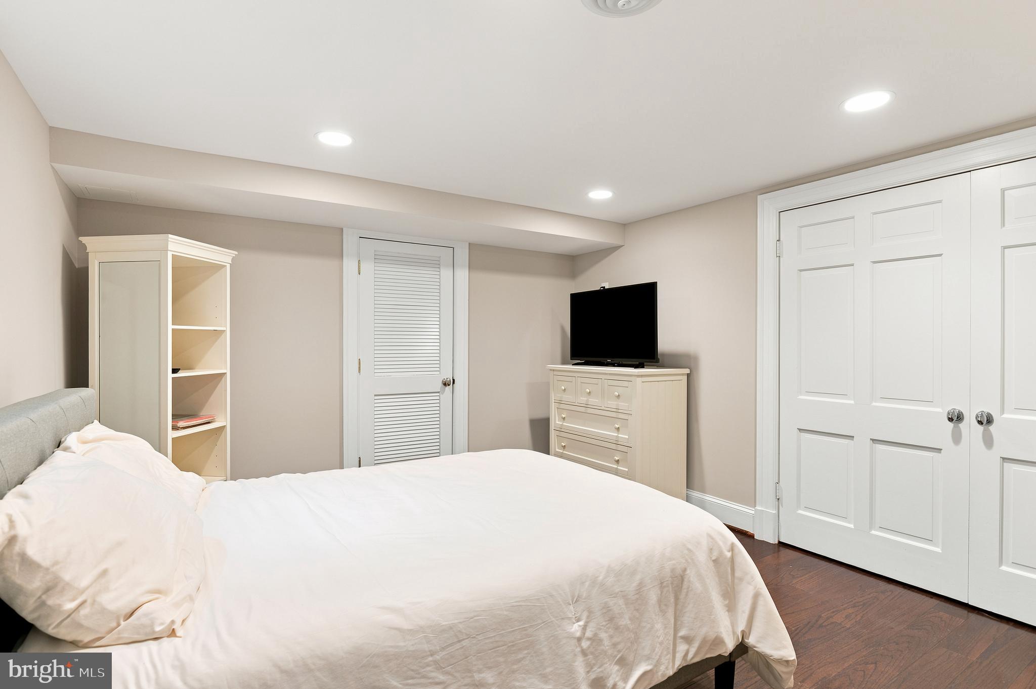 ELMWOOD ESTATES - Residential