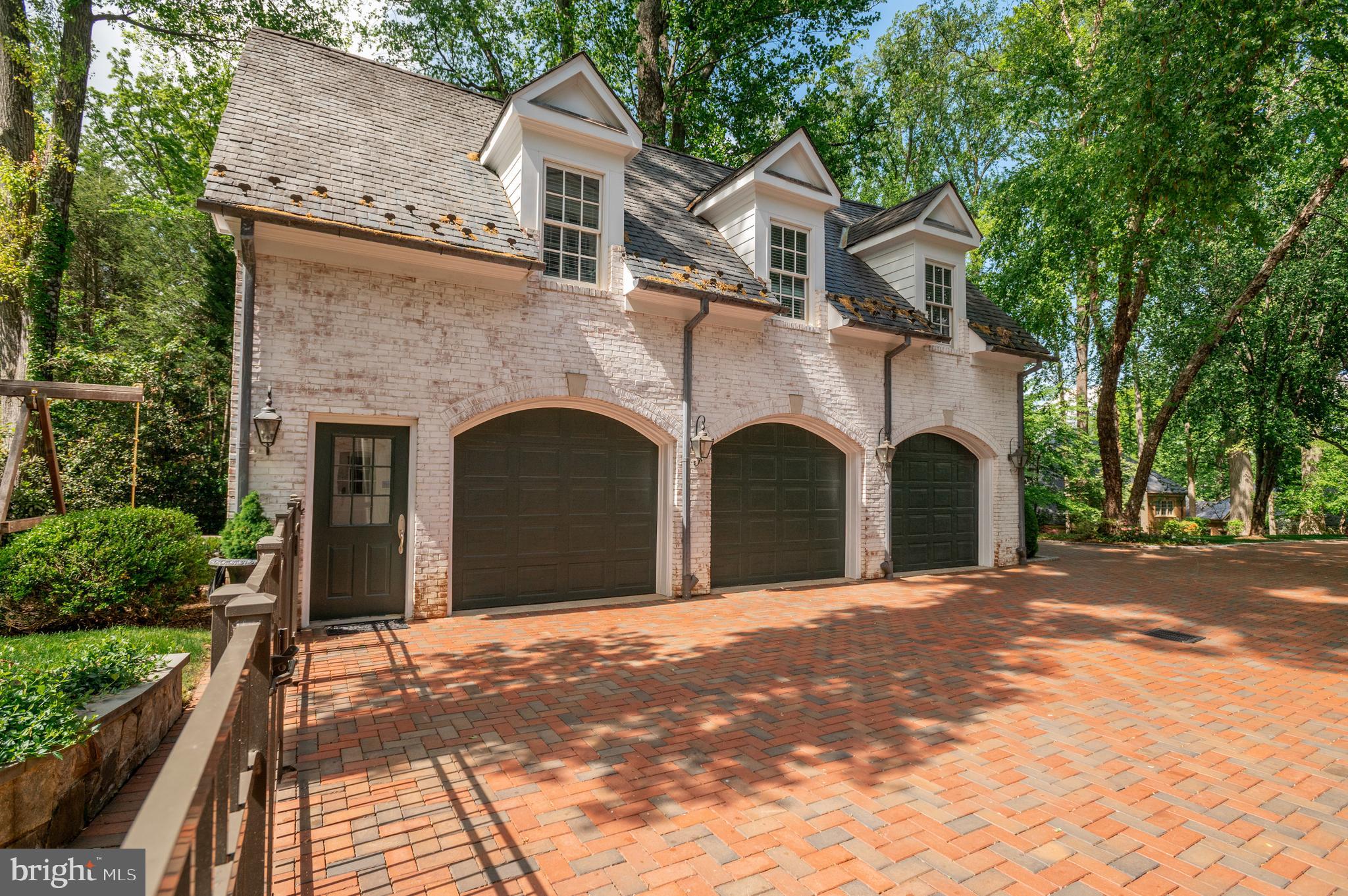 ELMWOOD ESTATES - Residential