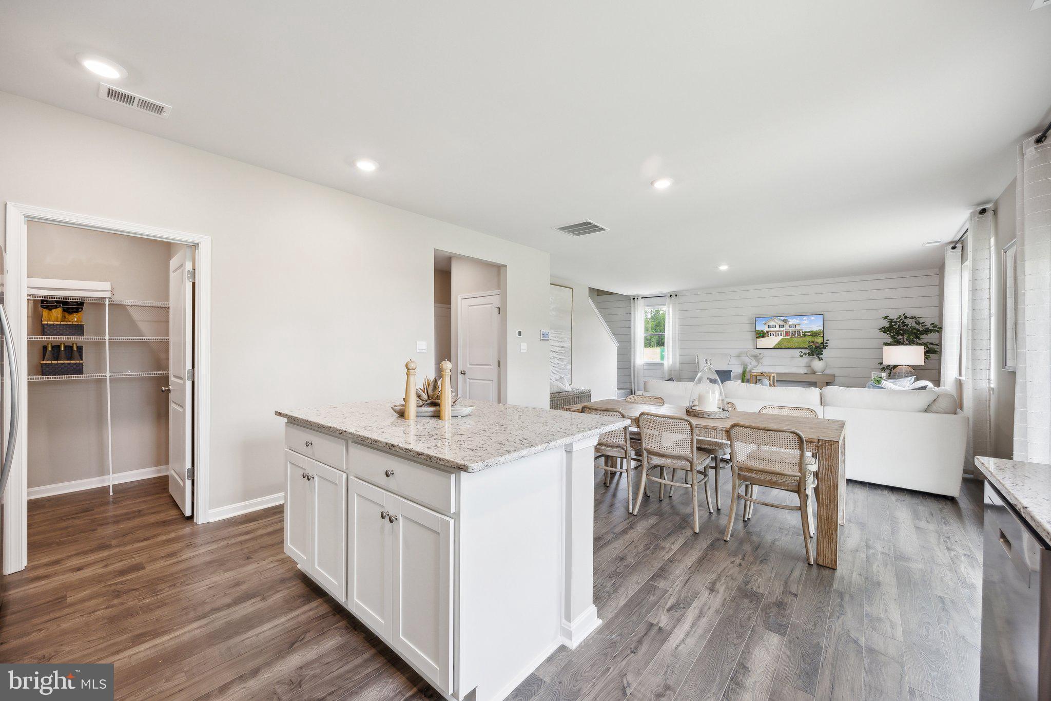 LADYSMITH VILLAGE - Residential