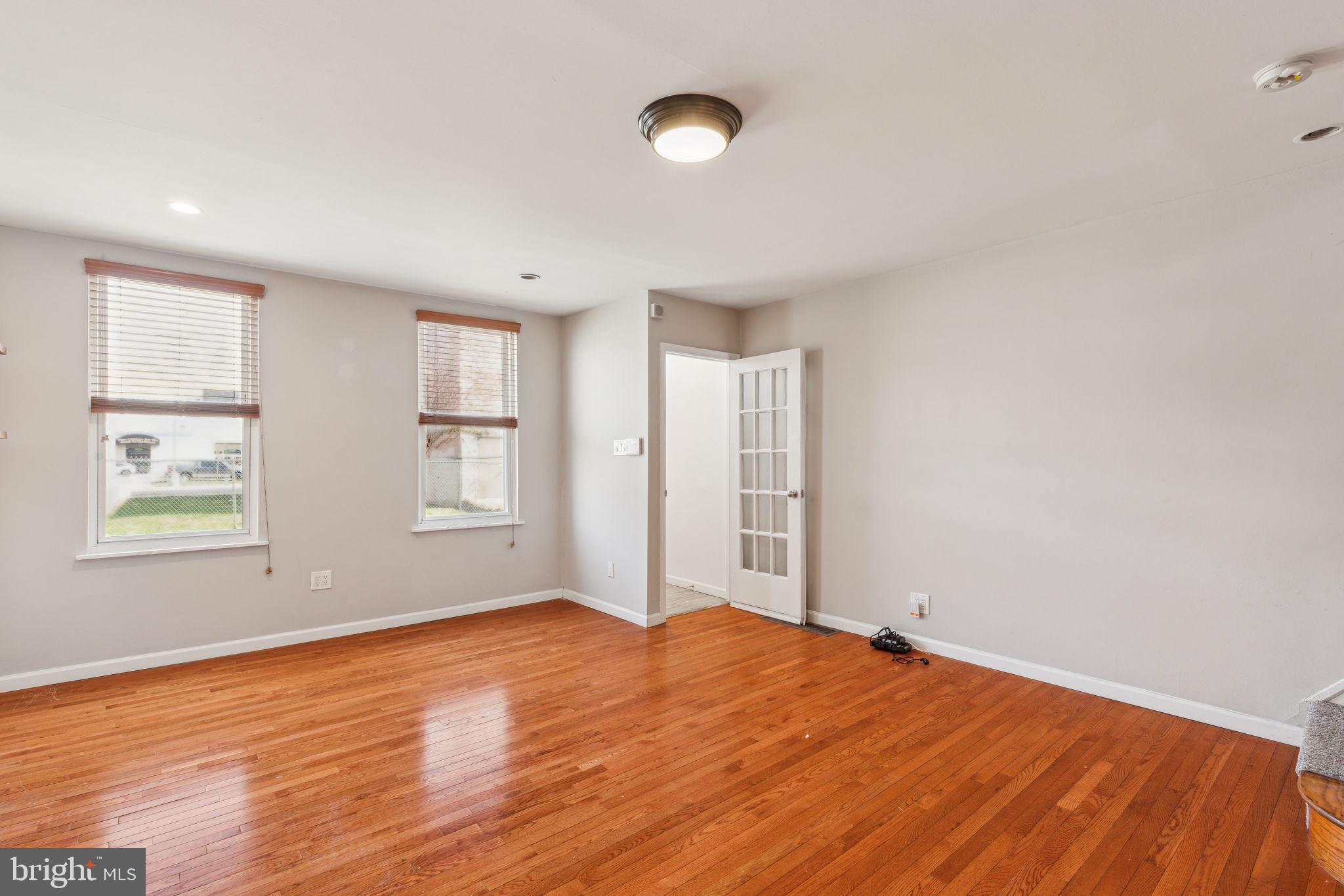 POINT BREEZE - Residential