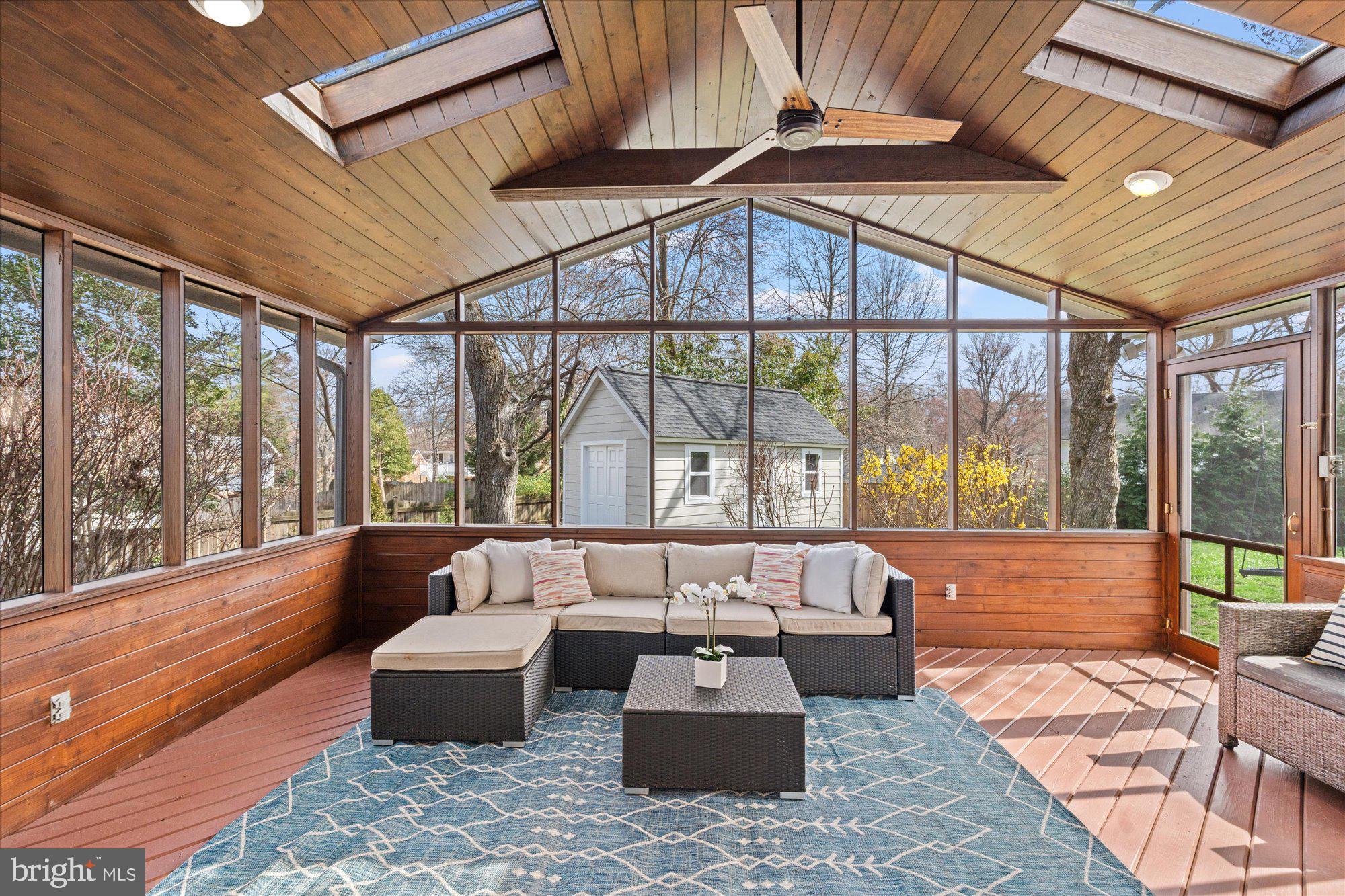 WAYNEWOOD - Residential