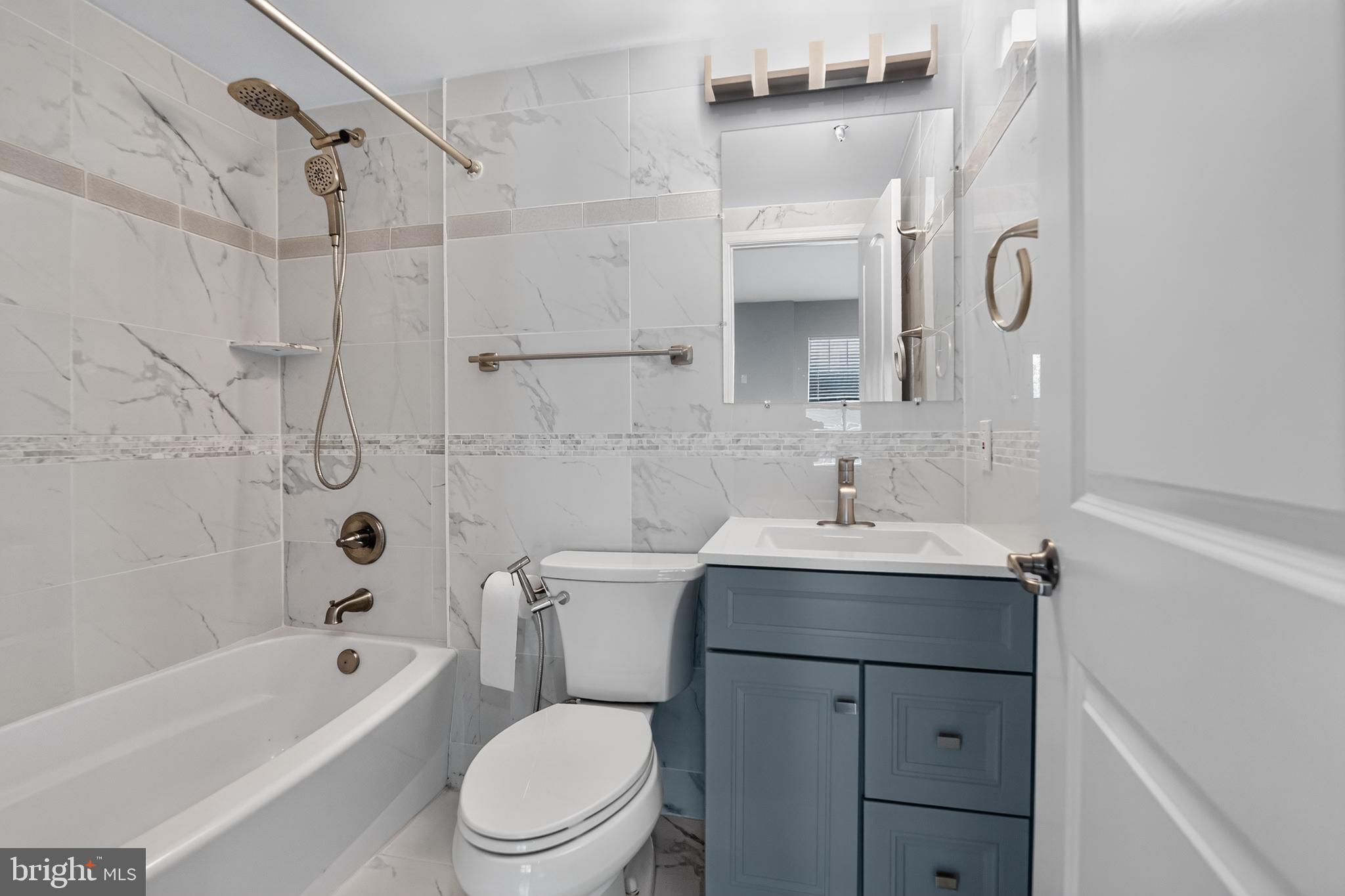 POINTE AT ARUNDEL PRESERVES - Residential