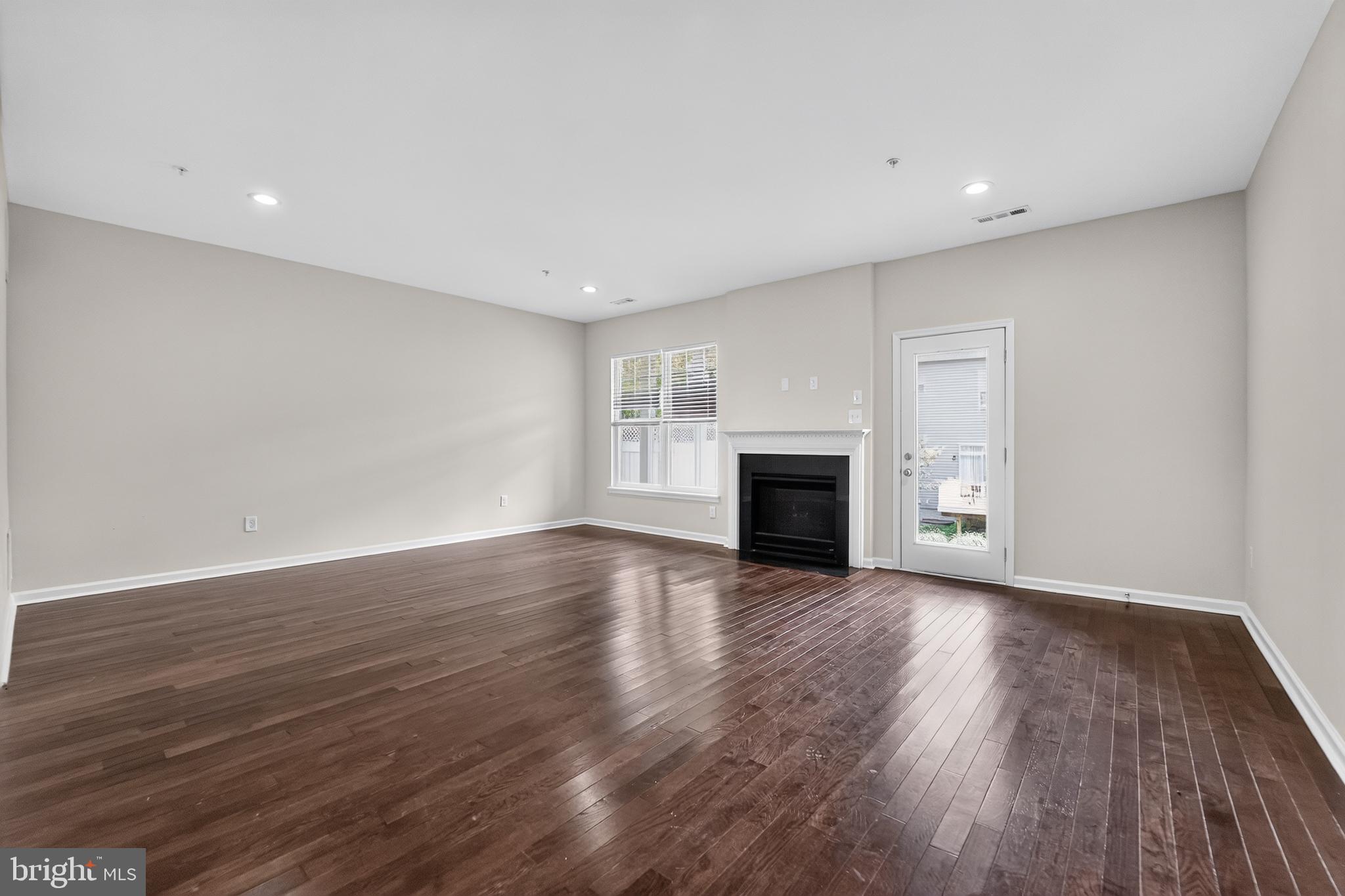 POINTE AT ARUNDEL PRESERVES - Residential