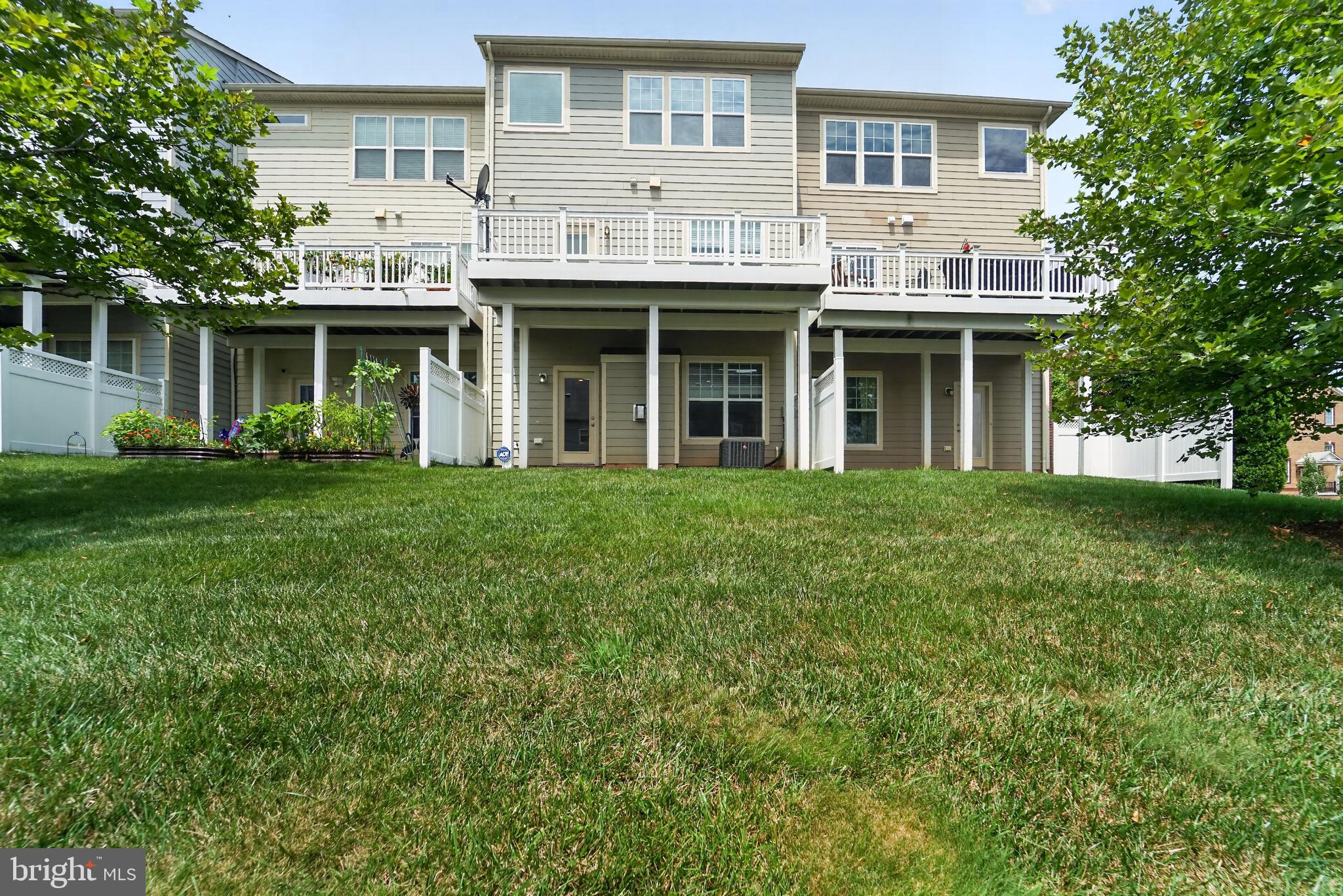 POINTE AT ARUNDEL PRESERVES - Residential