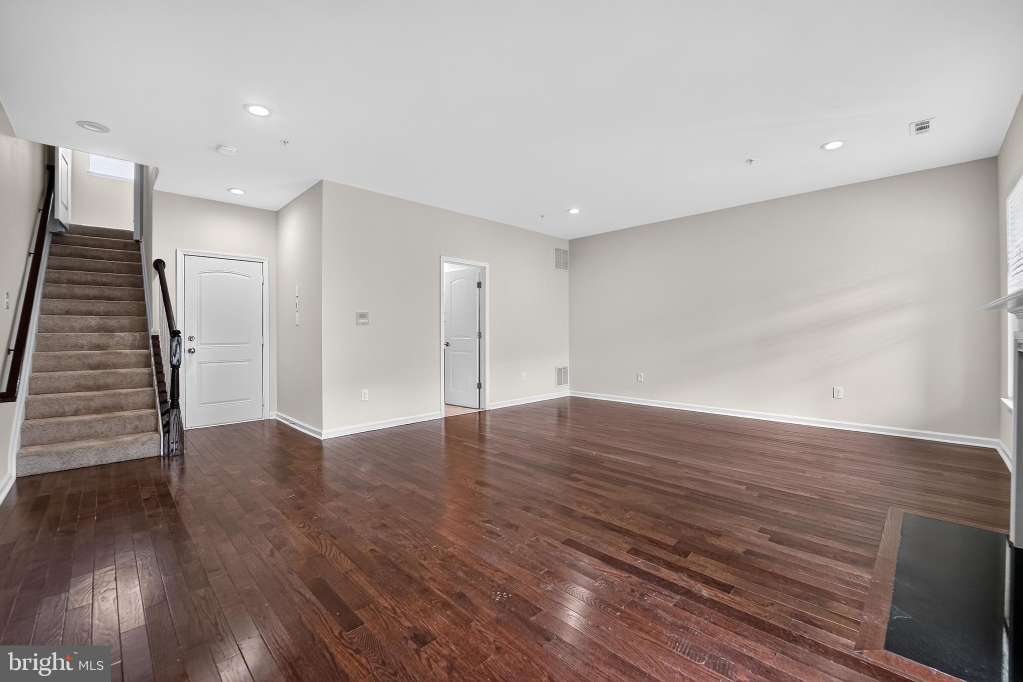 POINTE AT ARUNDEL PRESERVES - Residential