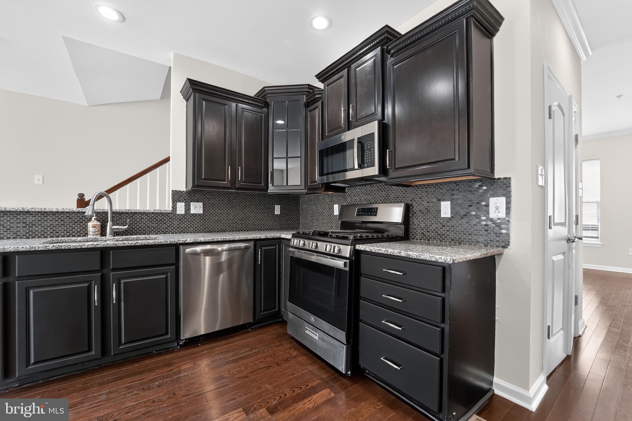 POINTE AT ARUNDEL PRESERVES - Residential