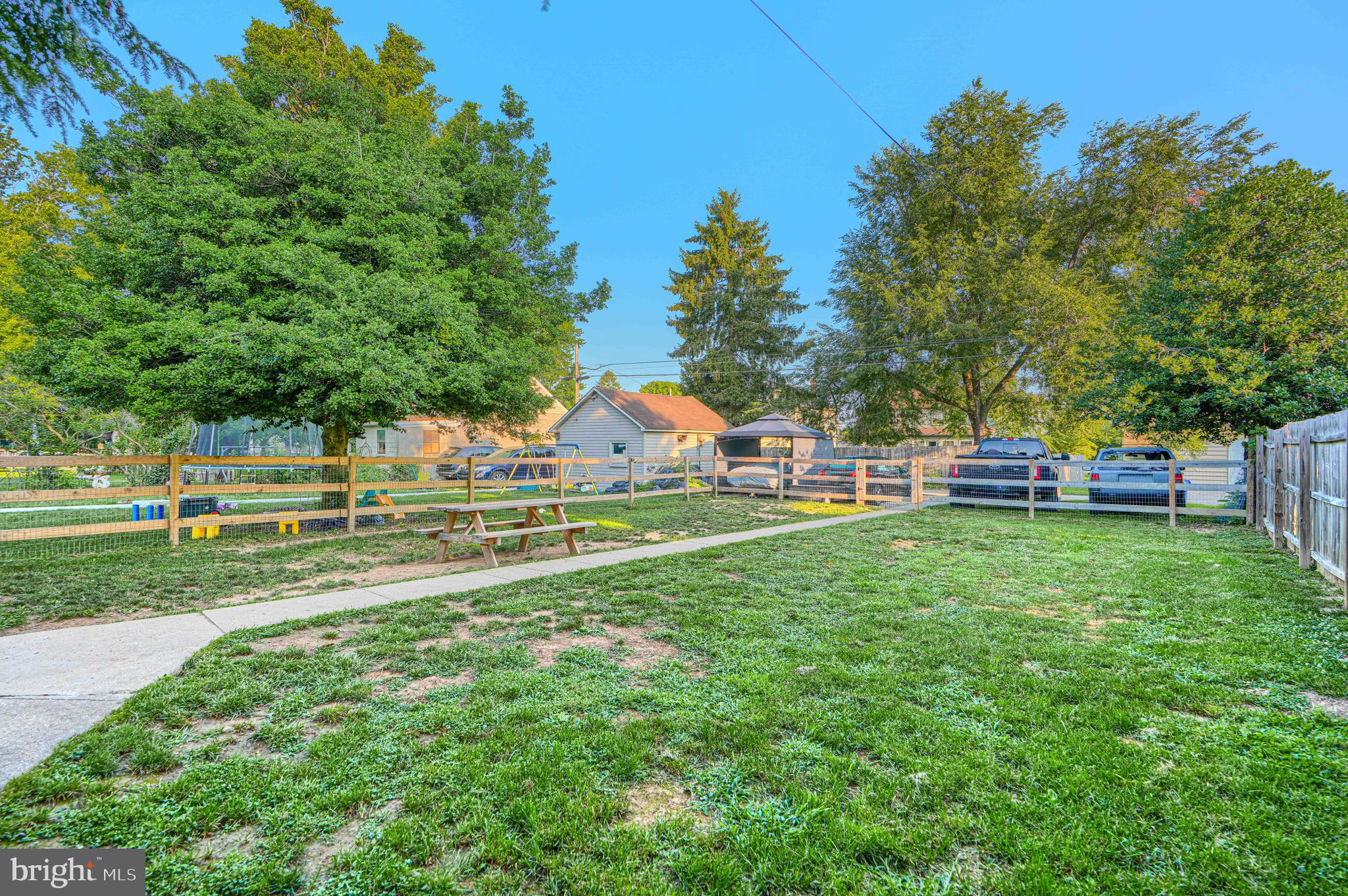 MCSHERRYSTOWN AREA - Residential