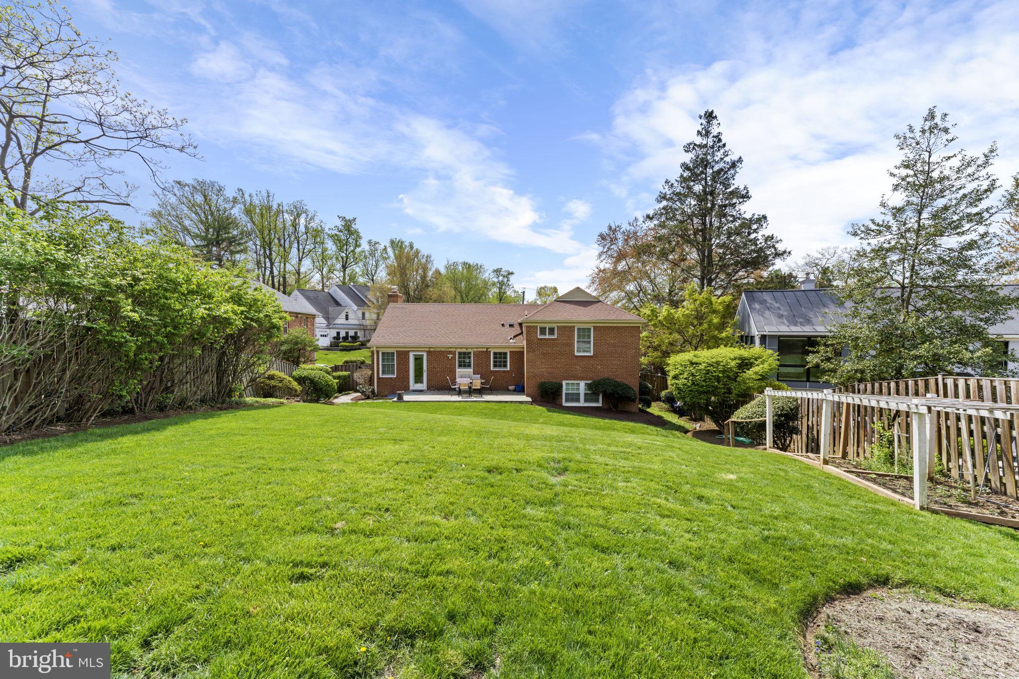 BRADLEY HILLS - Residential