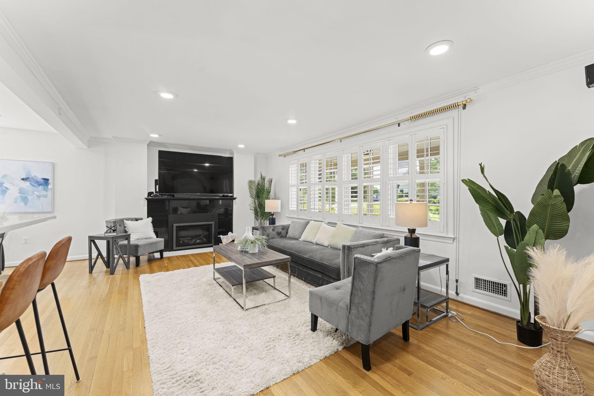 BRADLEY HILLS - Residential