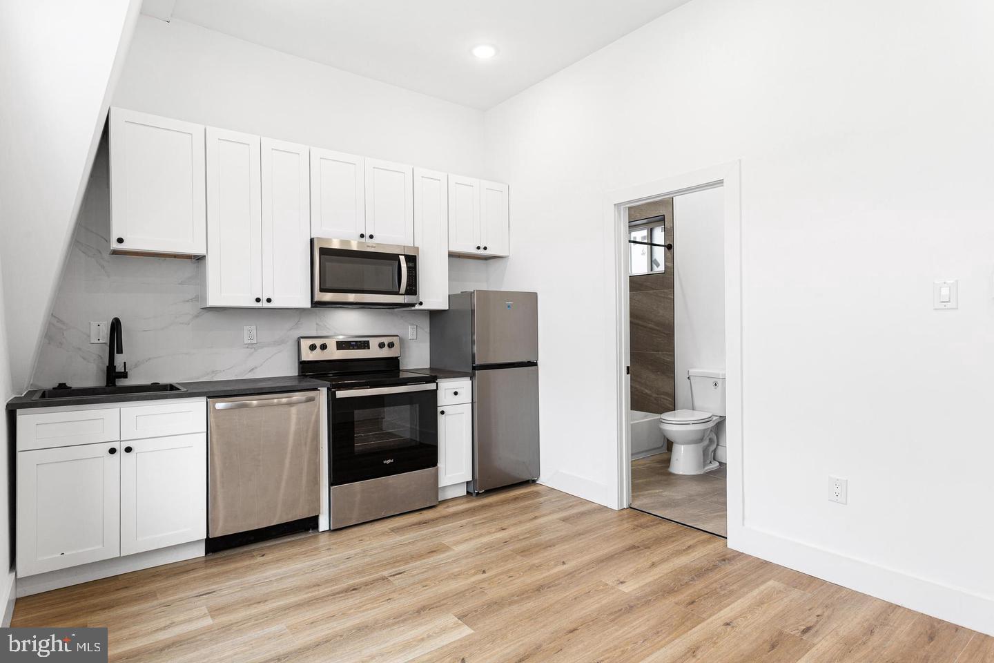 STRAWBERRY MANSION - Residential Income