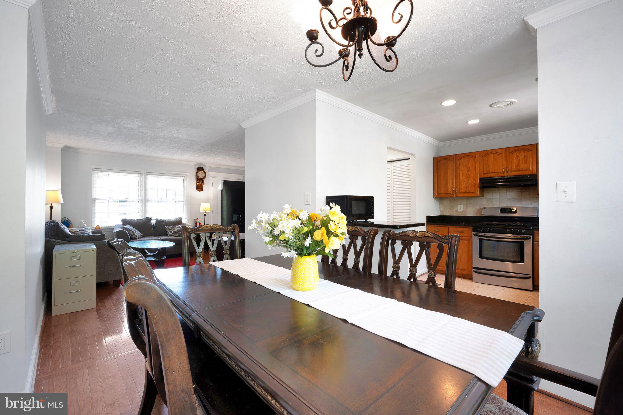 LONDON TOWNE - Residential