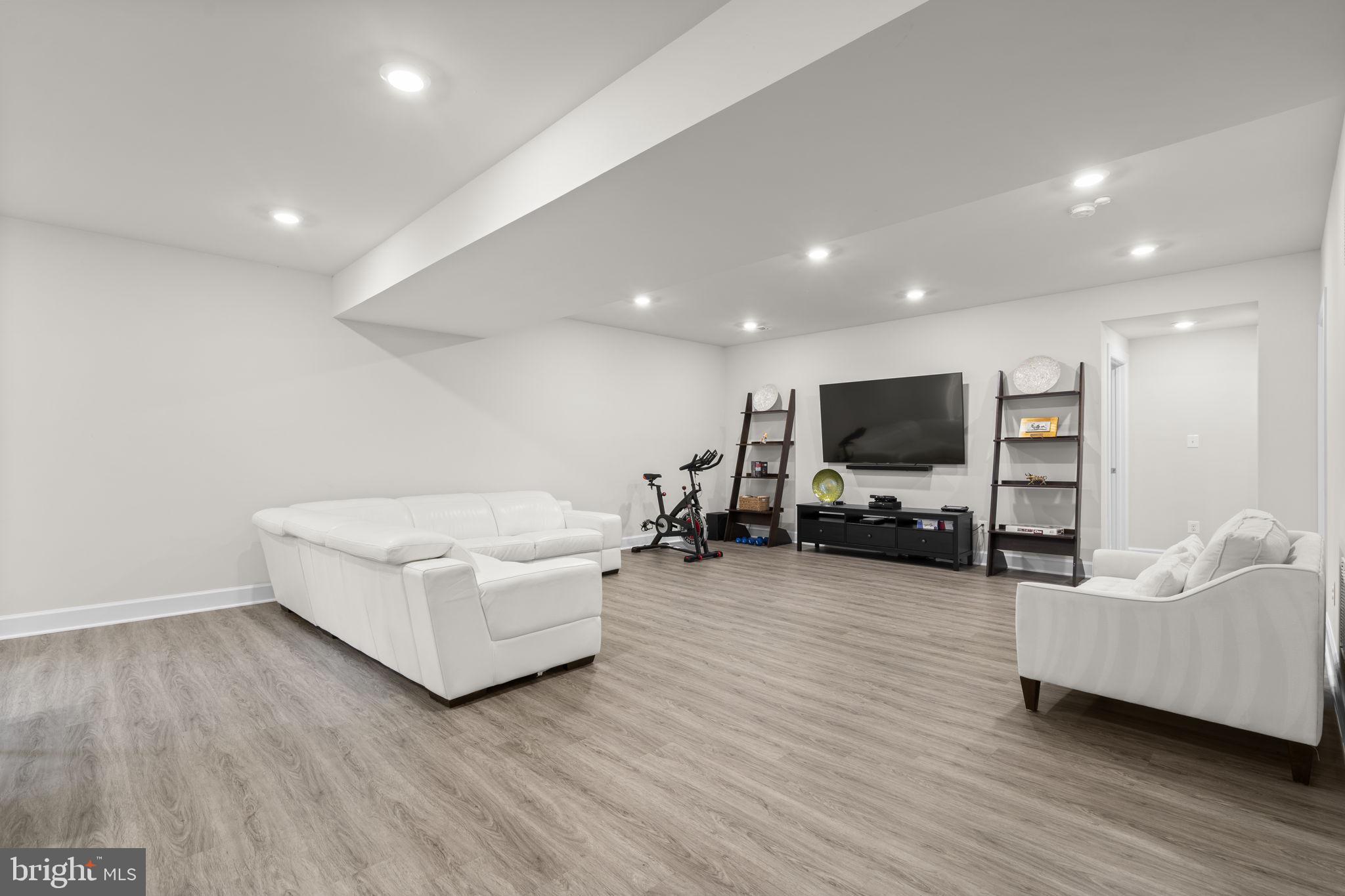 GROVE AT WILLOWSFORD - Residential