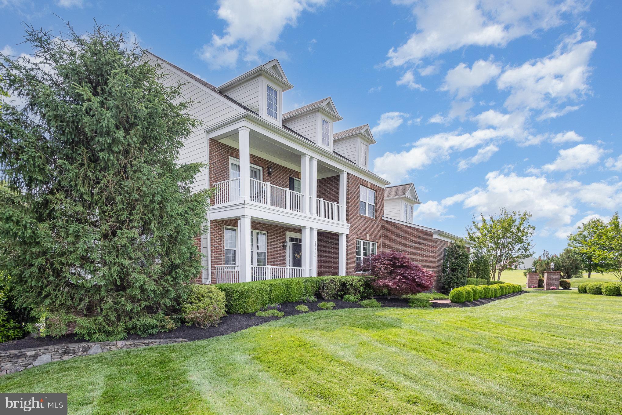 CREIGHTON FARMS - Residential